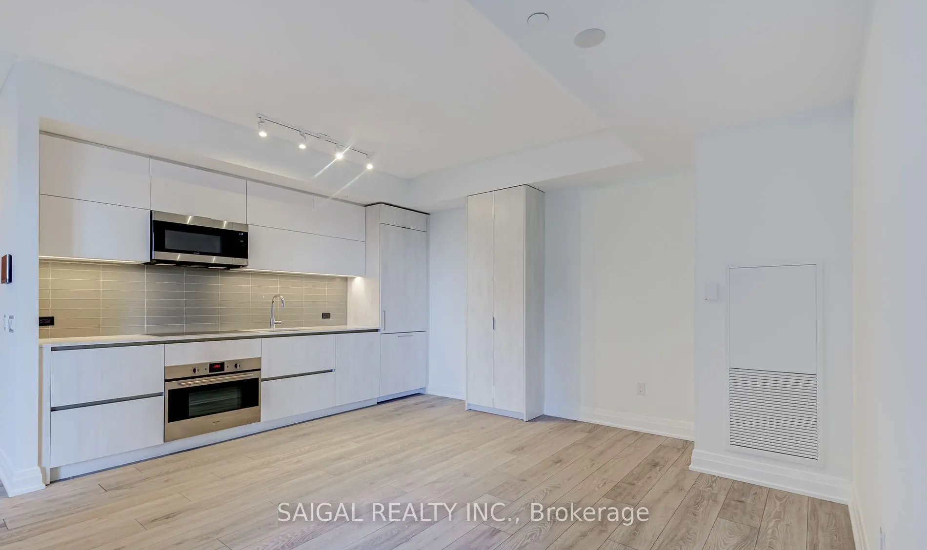 21 Park Street E, #601