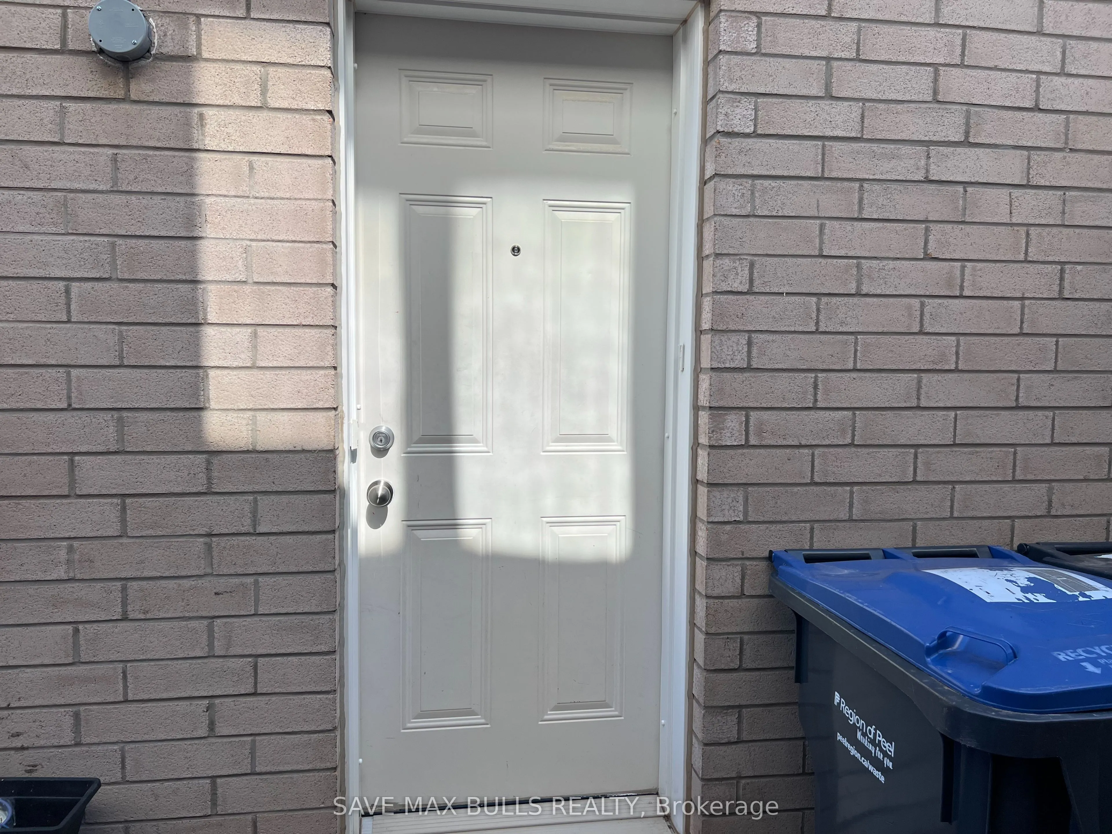 30 Aylesbury Drive