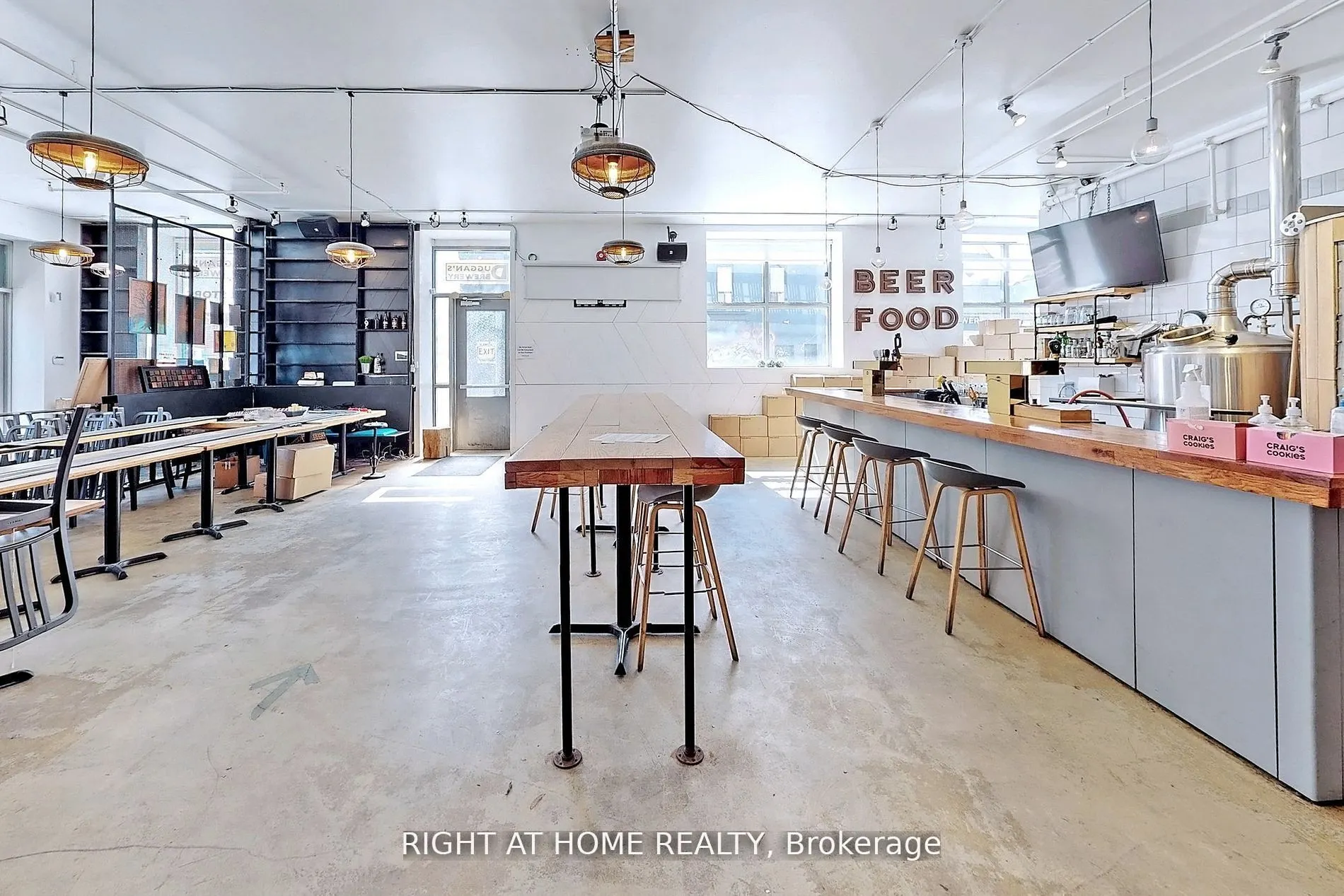 1346 Queen Street W