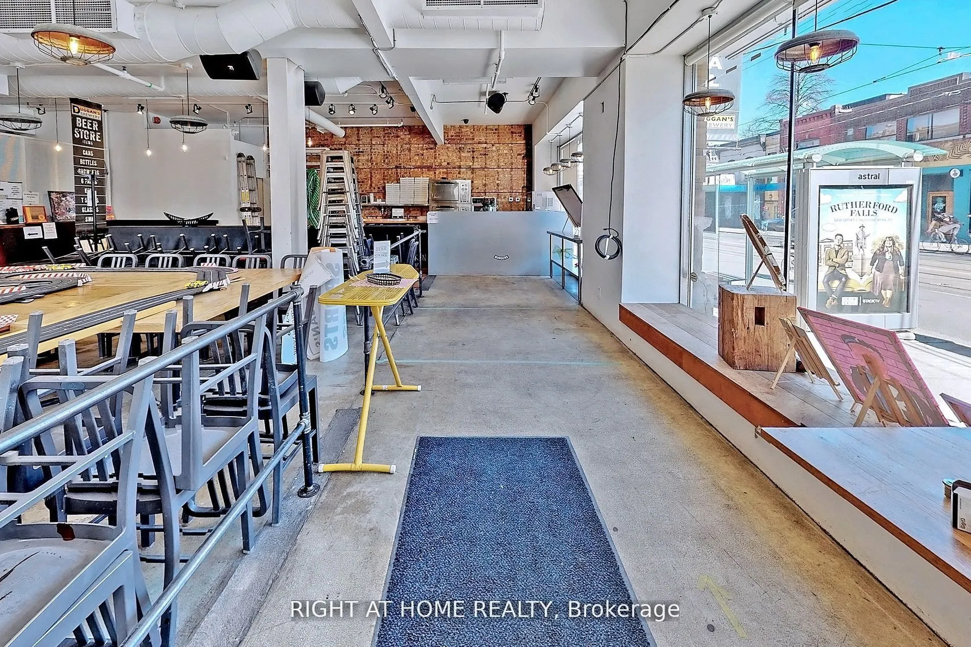 1346 Queen Street W