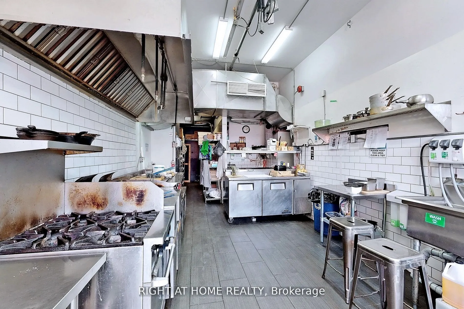 1346 Queen Street W