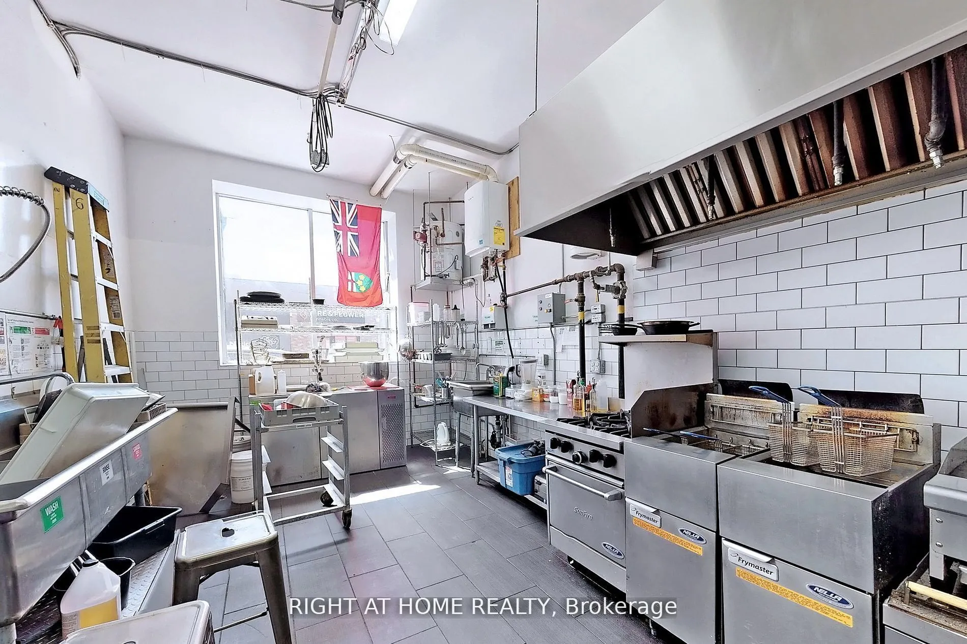 1346 Queen Street W