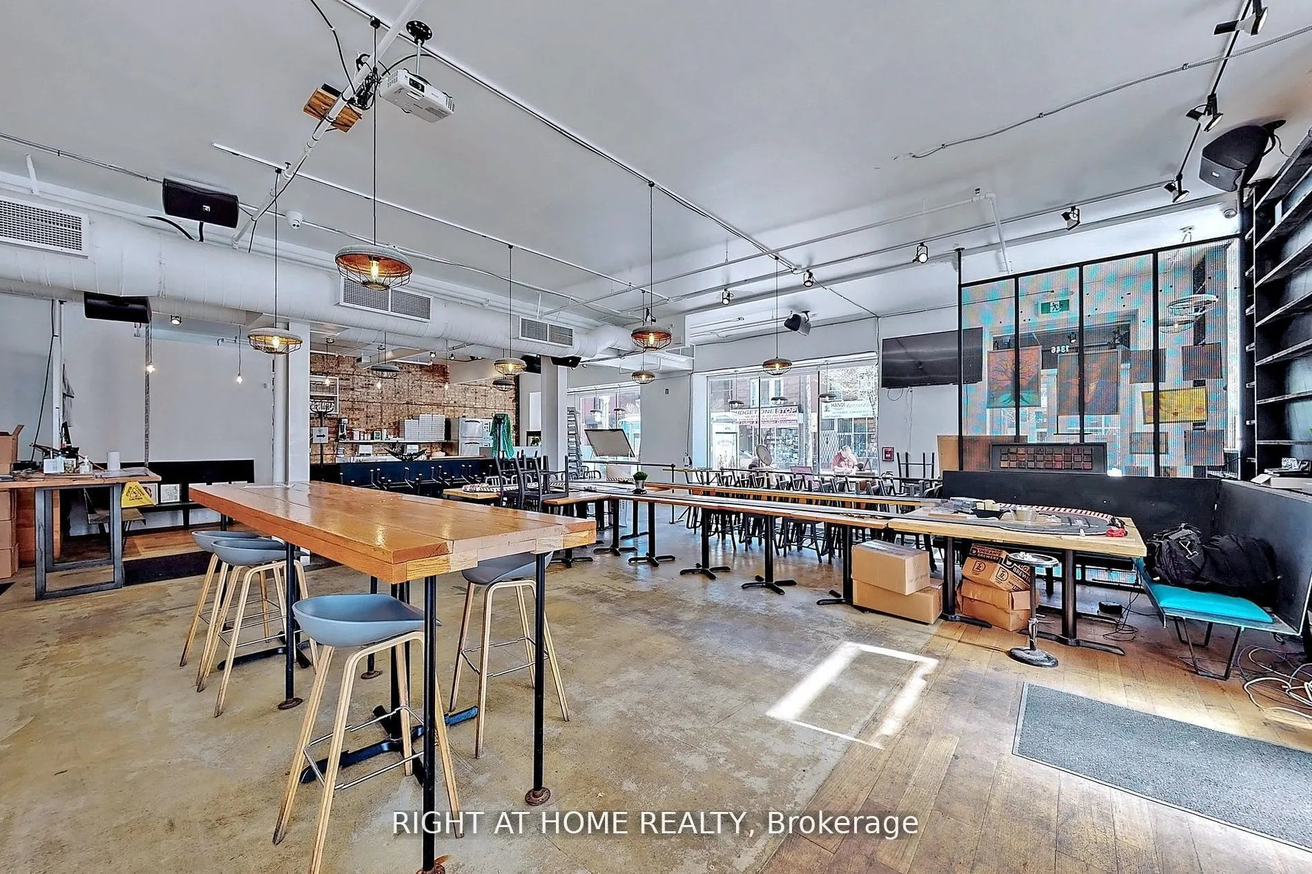 1346 Queen Street W