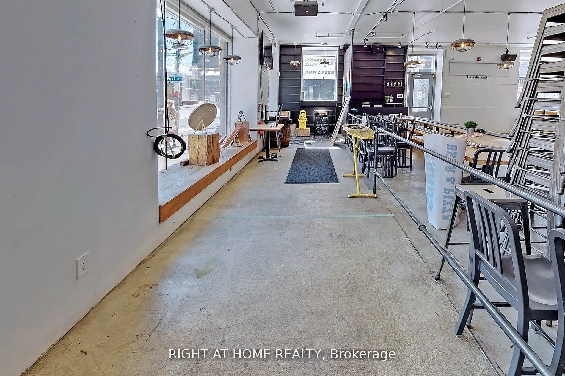 1346 Queen Street W