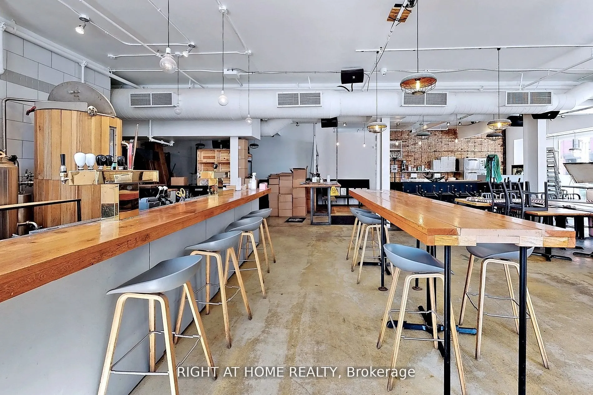 1346 Queen Street W