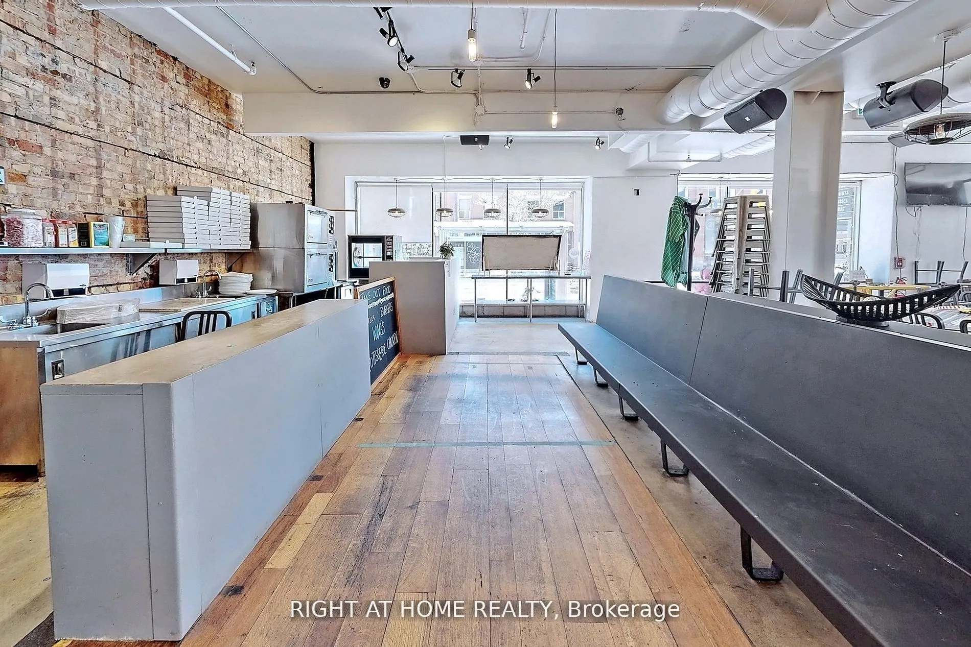 1346 Queen Street W