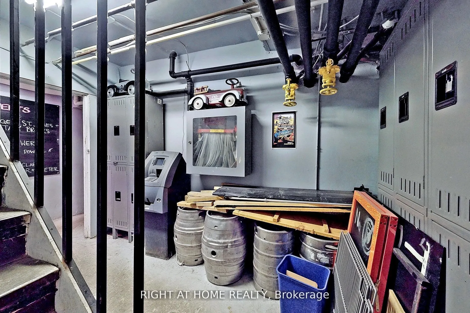 1346 Queen Street W