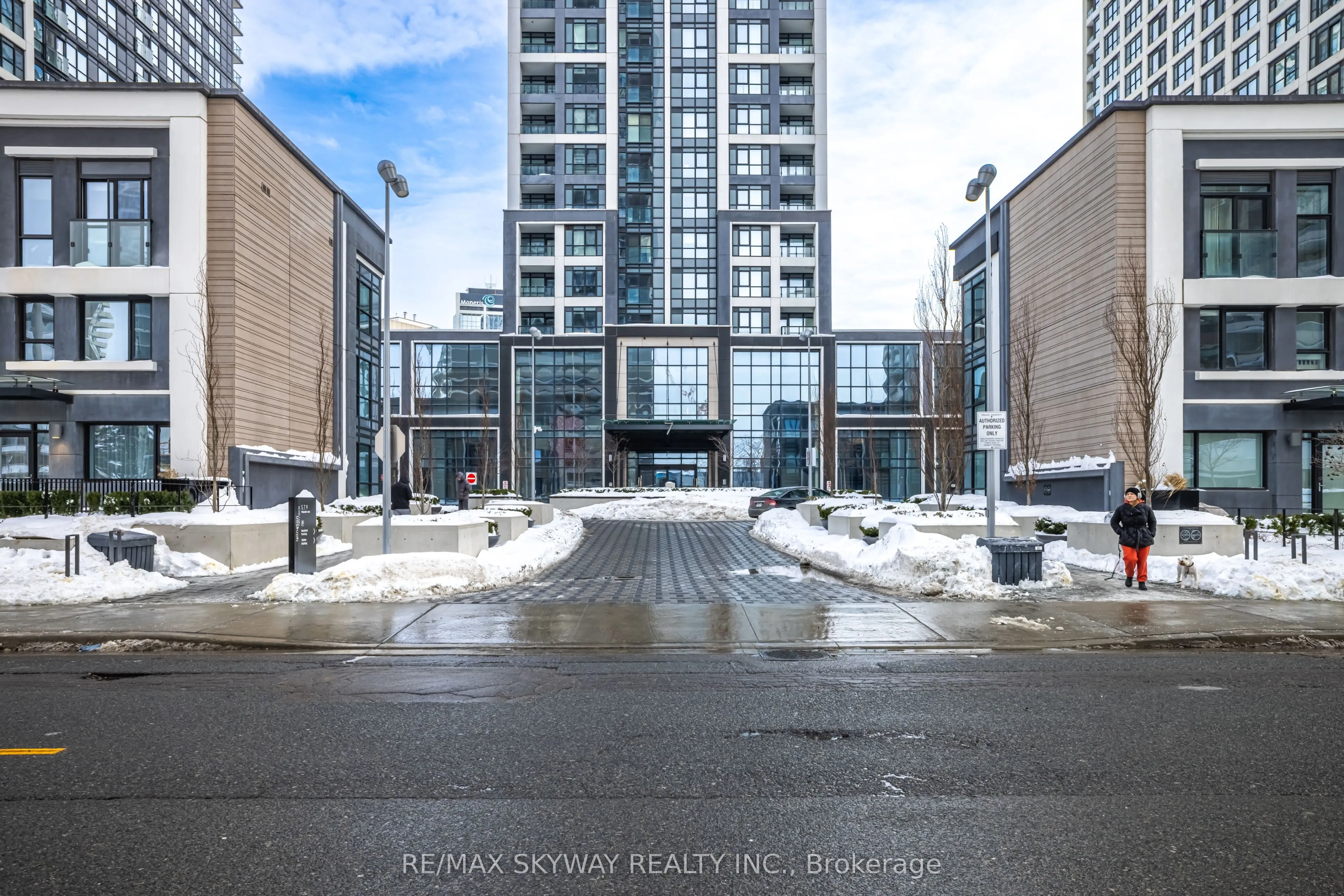 5 Mabelle Avenue W, #3233