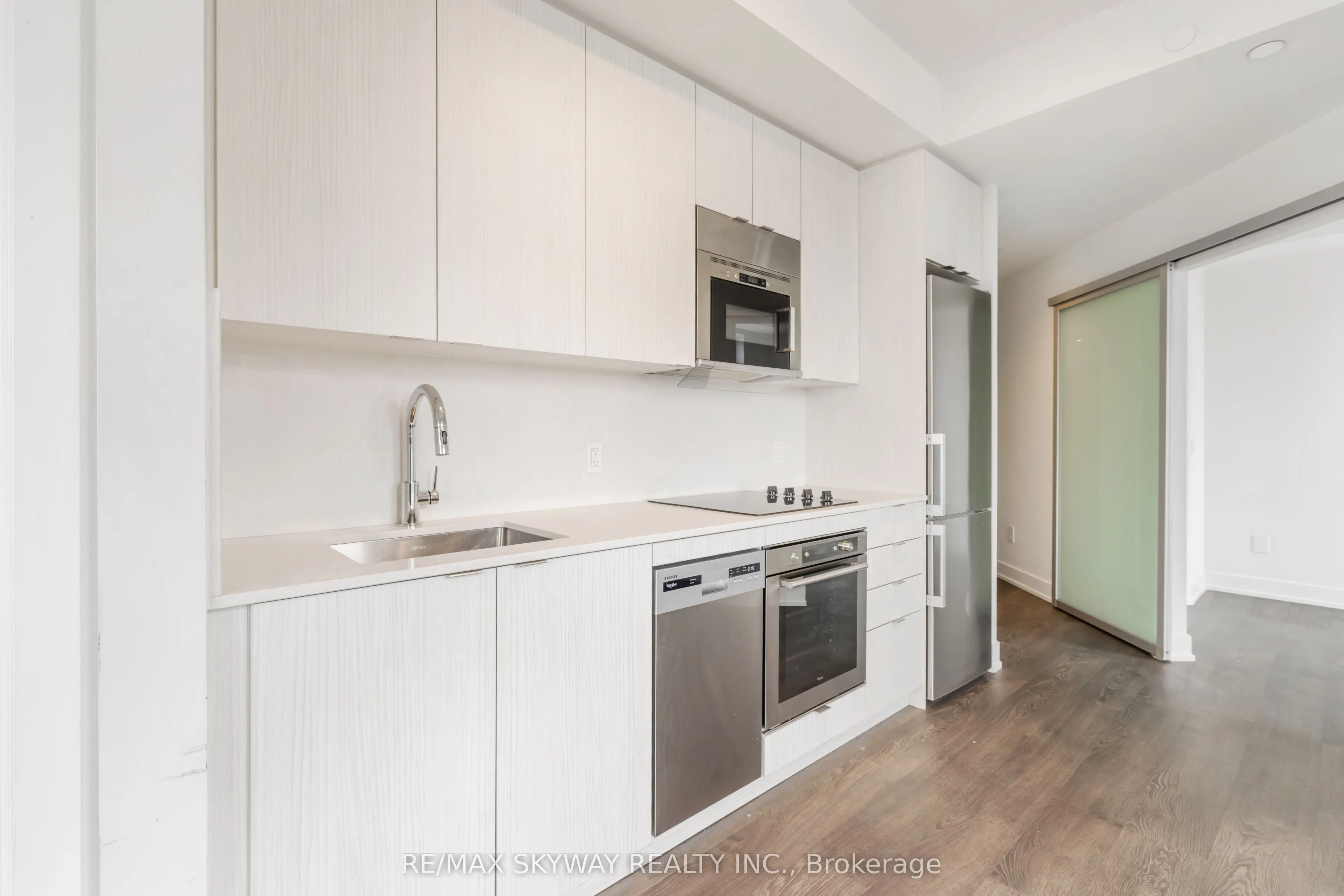 5 Mabelle Avenue W, #3233