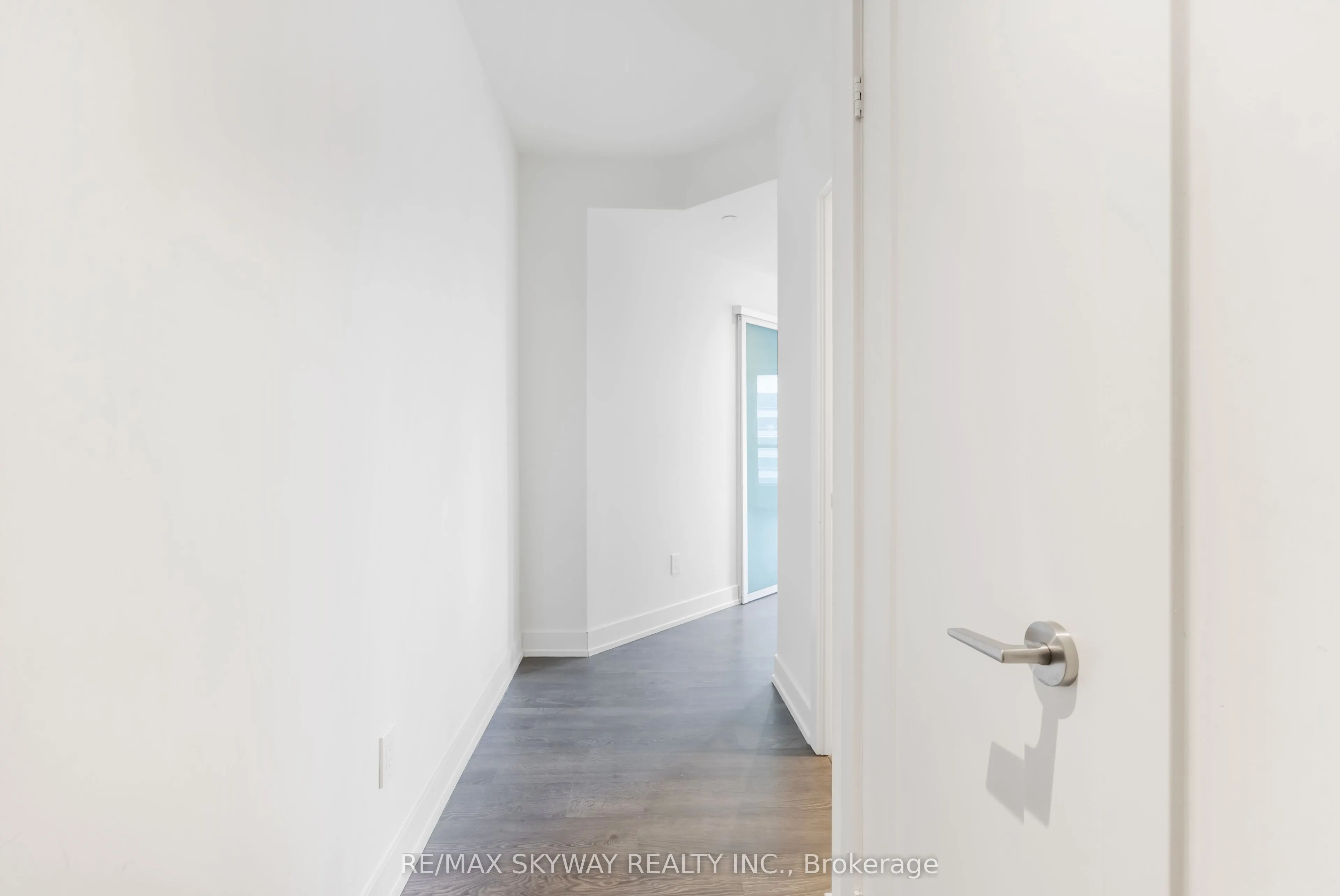 5 Mabelle Avenue W, #3233