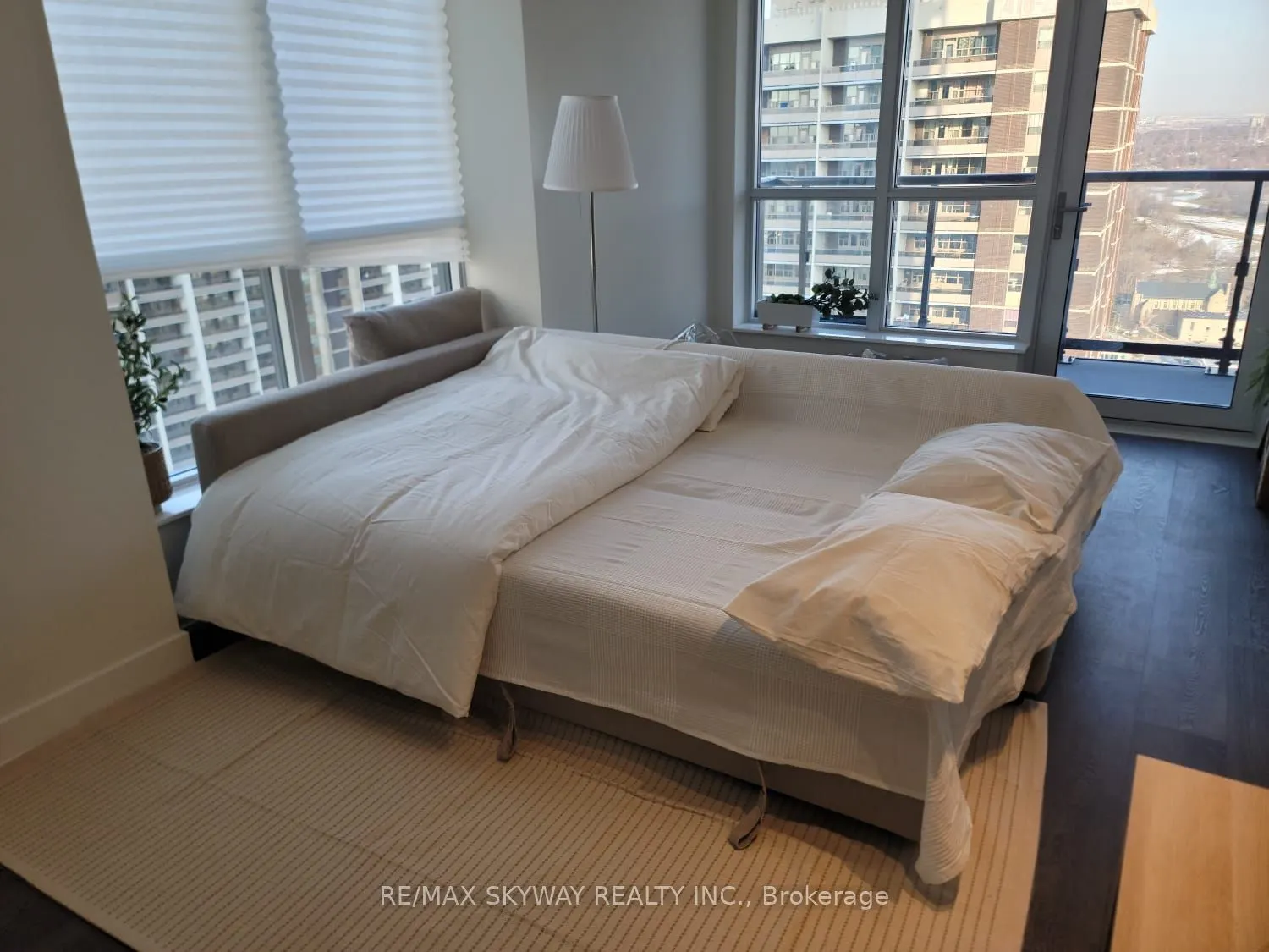 5 Mabelle Avenue W, #3233