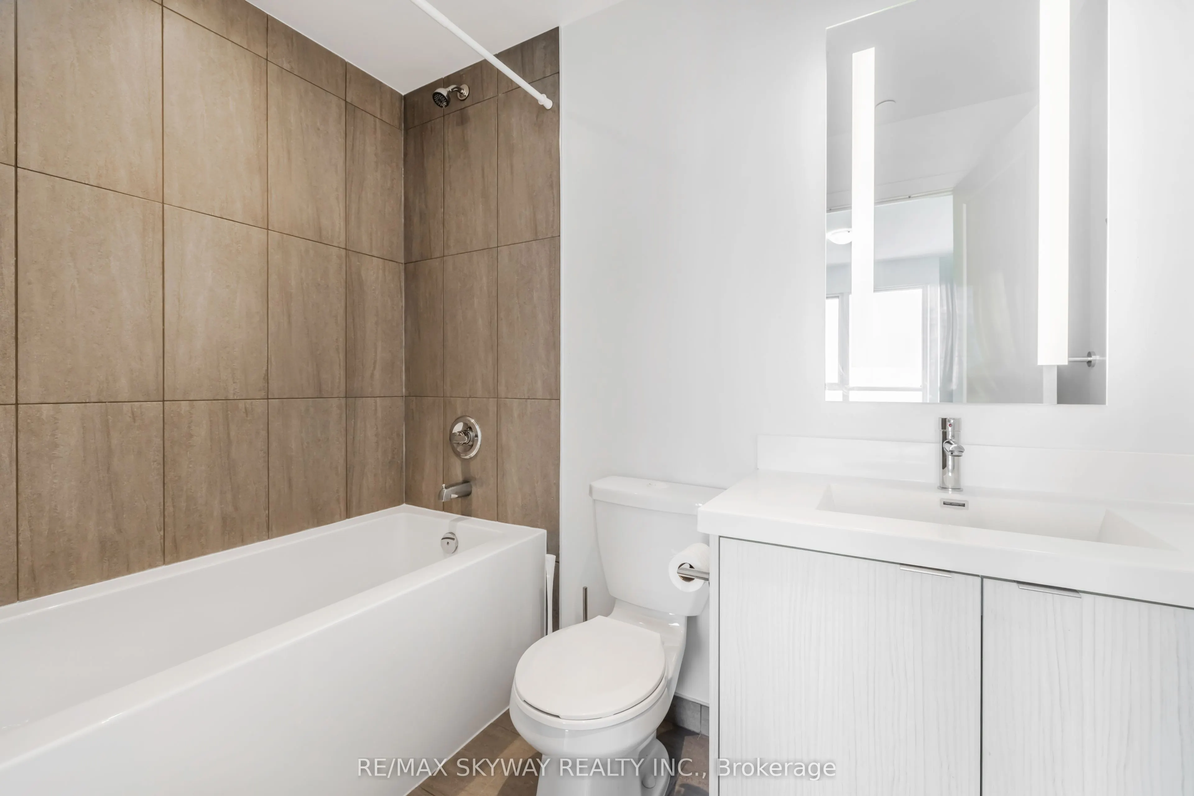 5 Mabelle Avenue W, #3233
