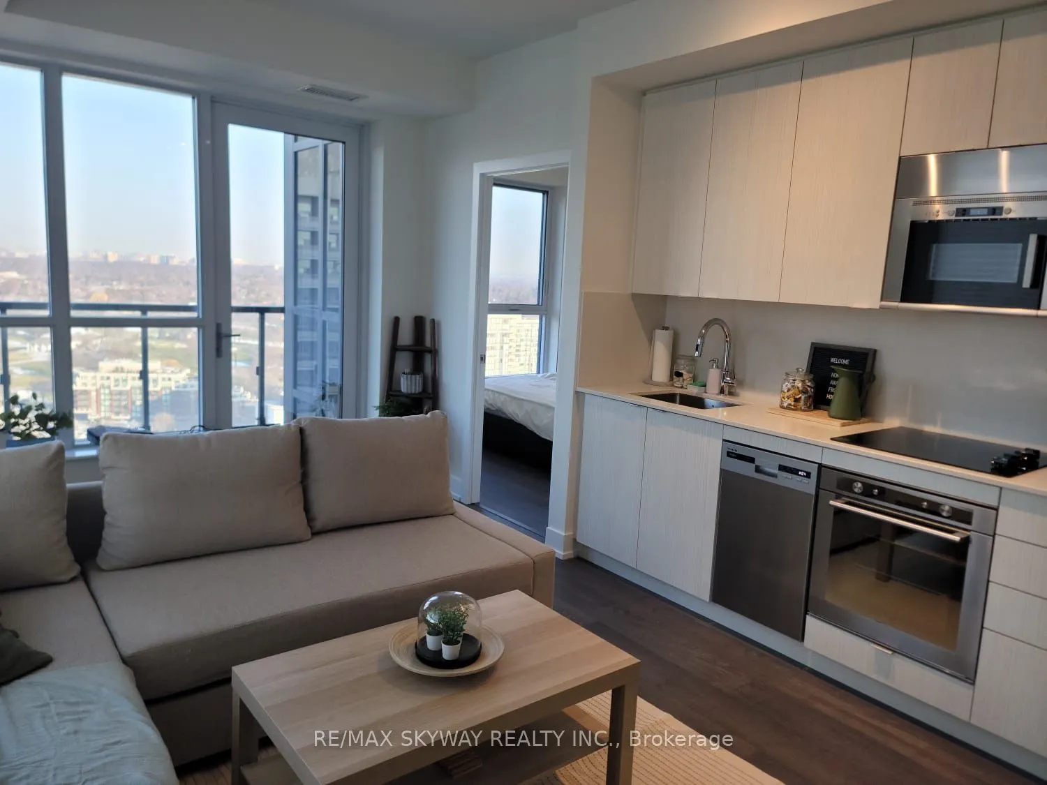 5 Mabelle Avenue W, #3233