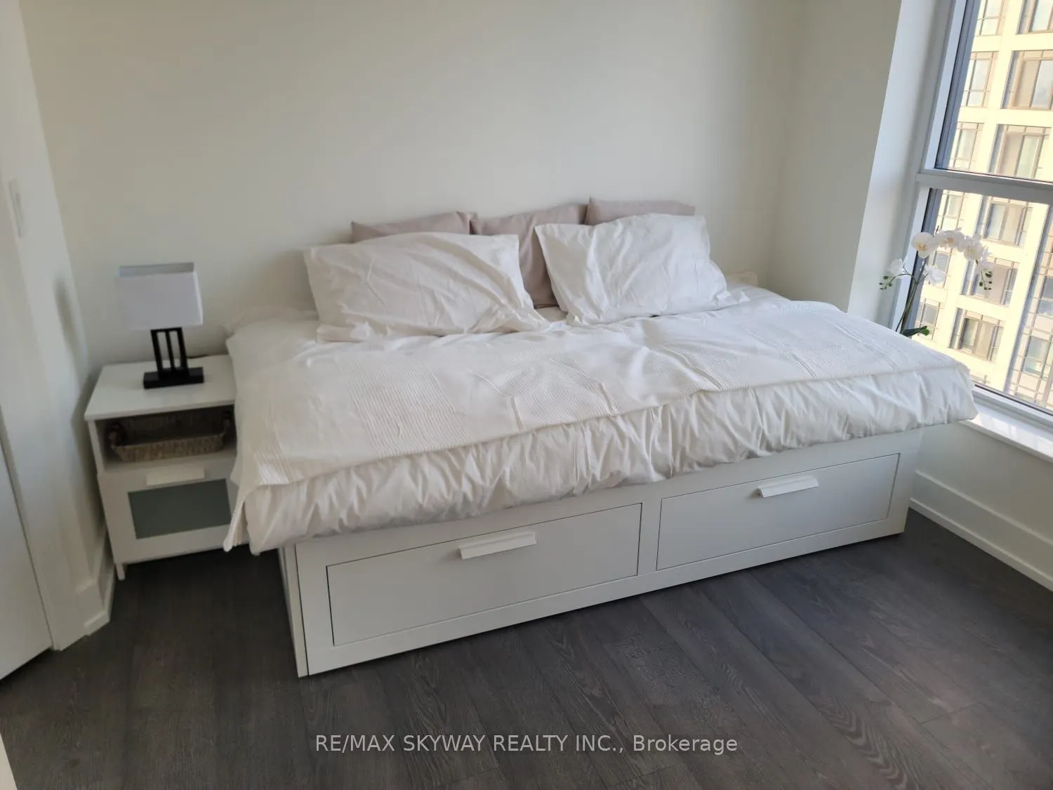 5 Mabelle Avenue W, #3233