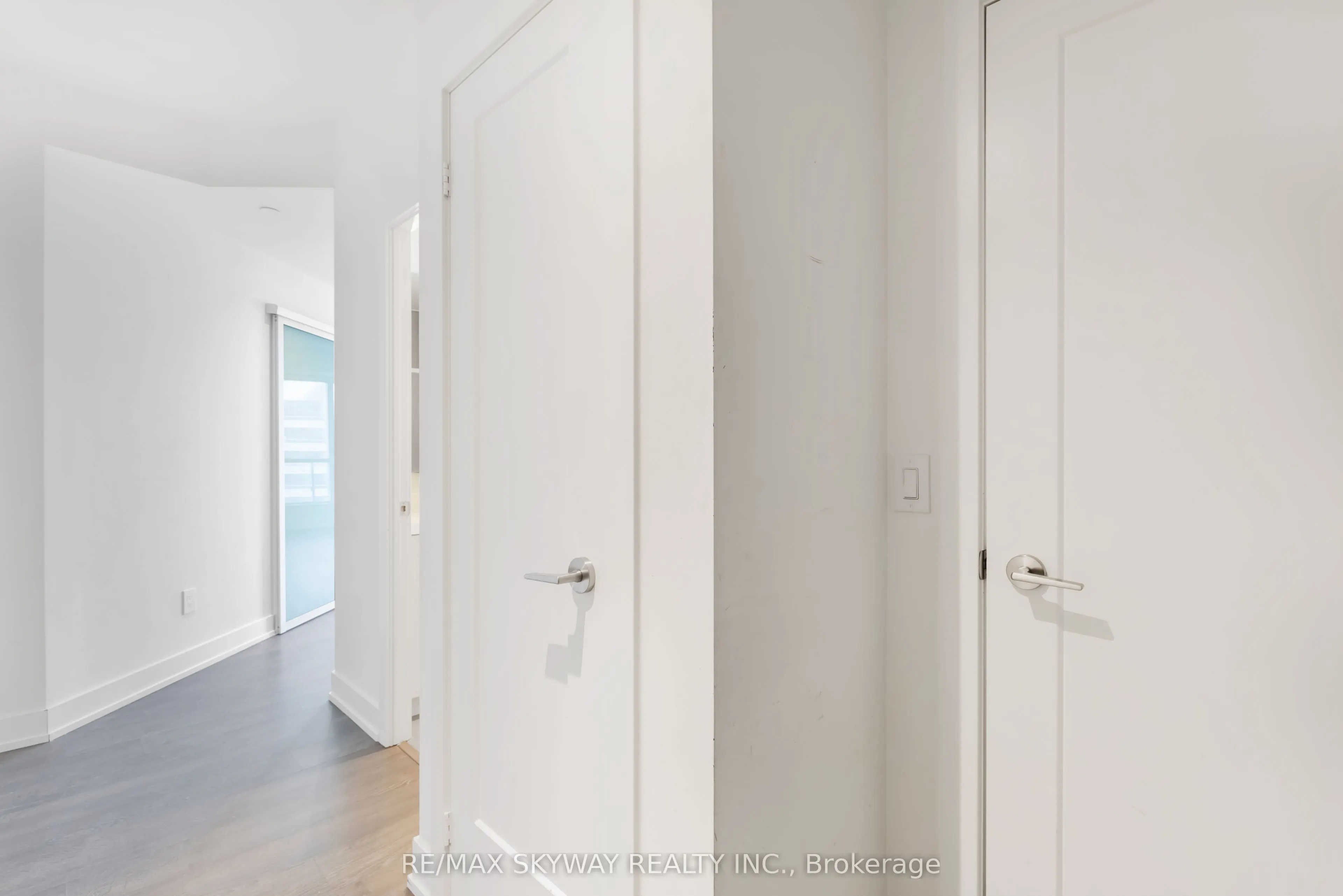 5 Mabelle Avenue W, #3233