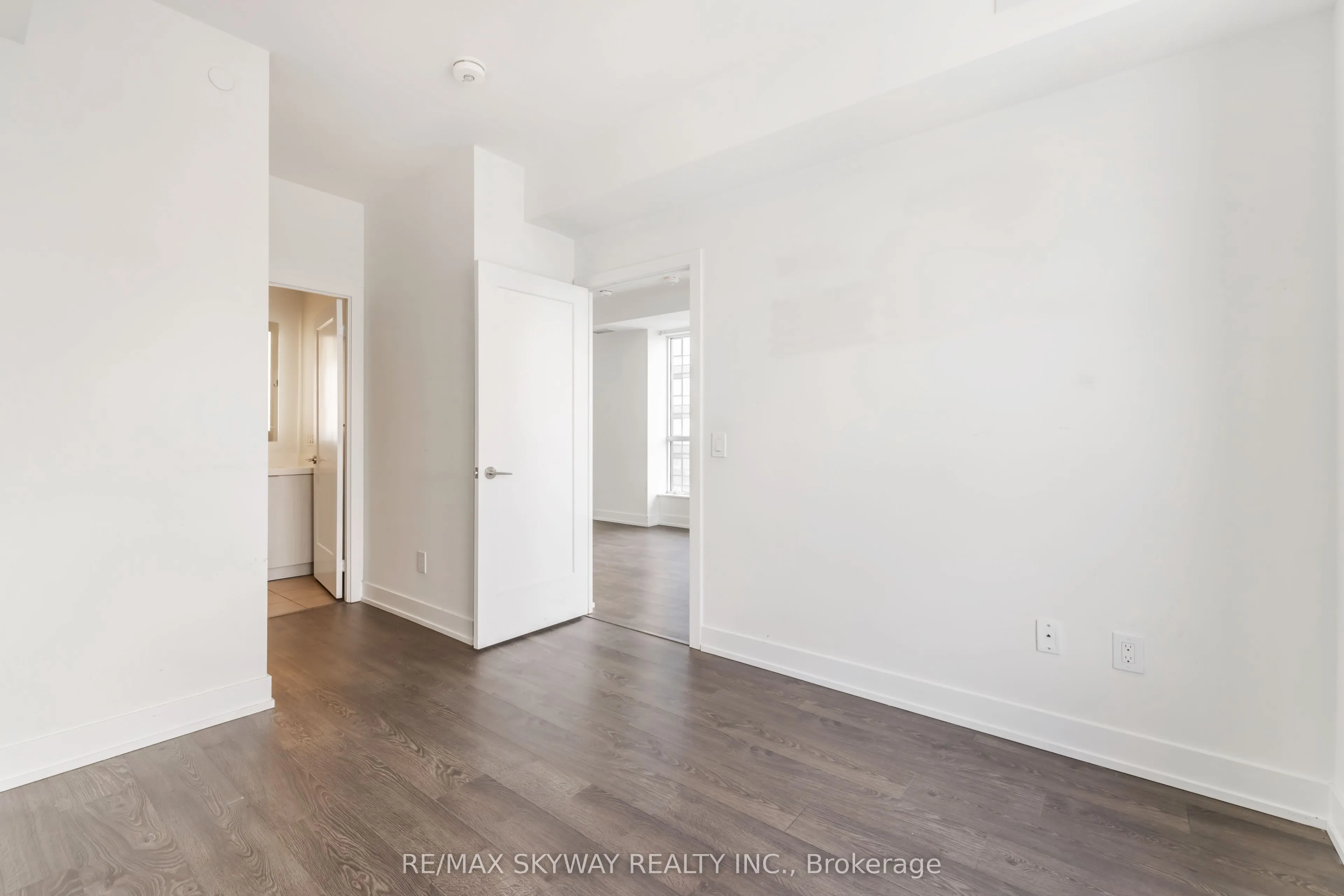 5 Mabelle Avenue W, #3233