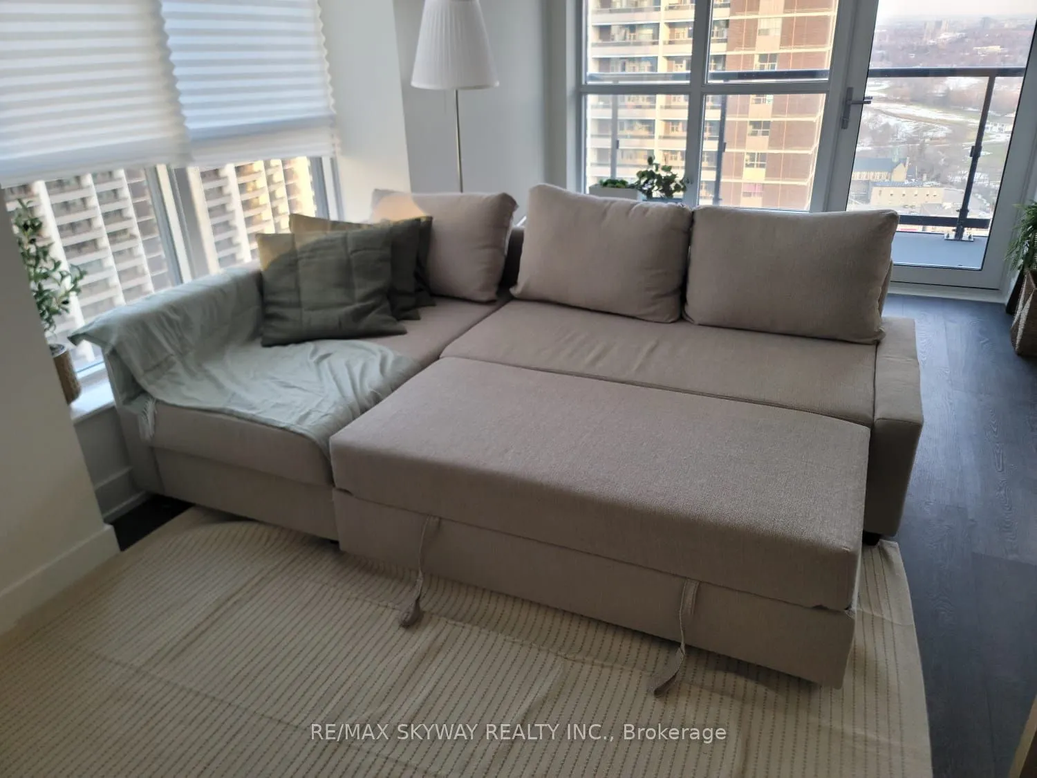5 Mabelle Avenue W, #3233