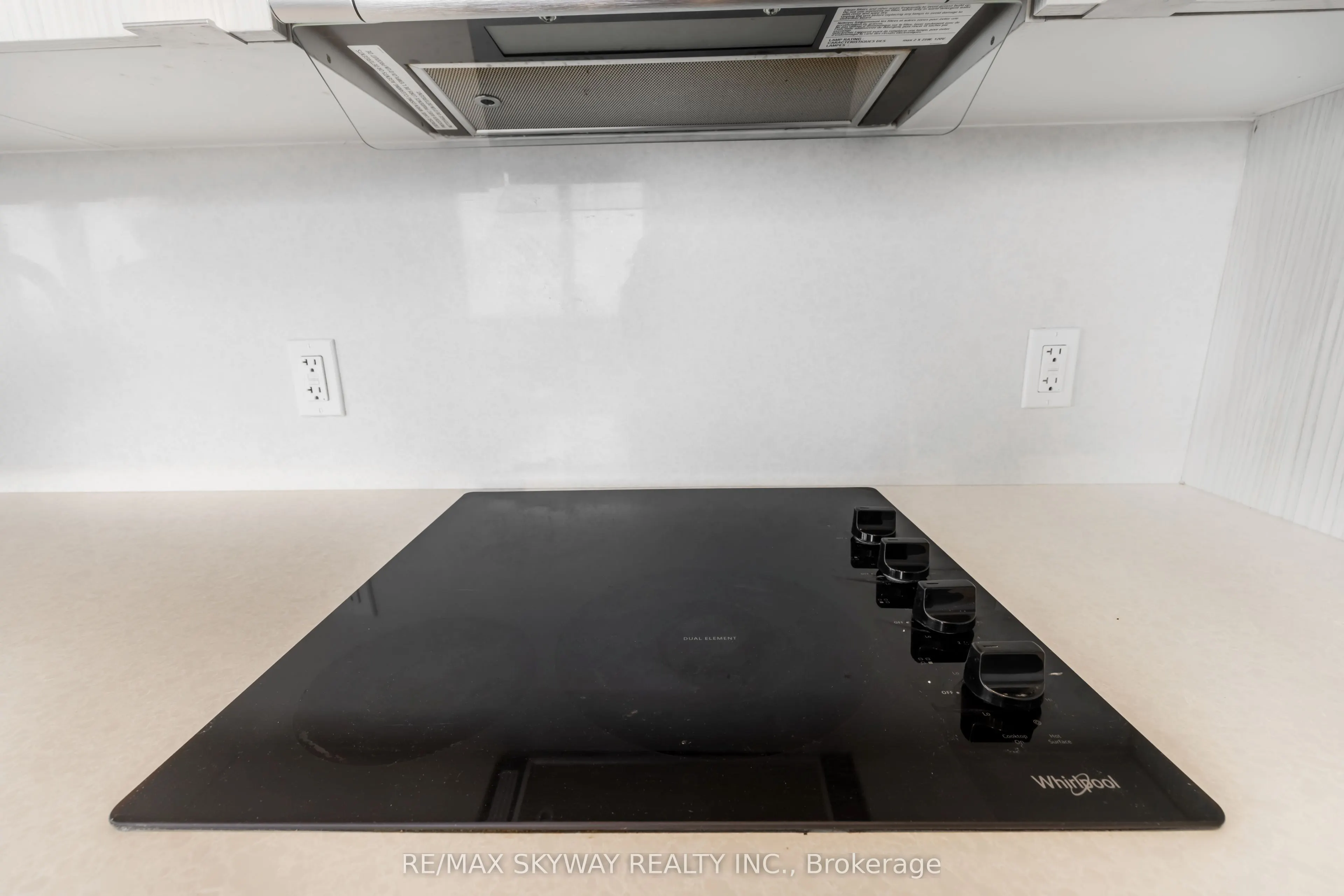 5 Mabelle Avenue W, #3233