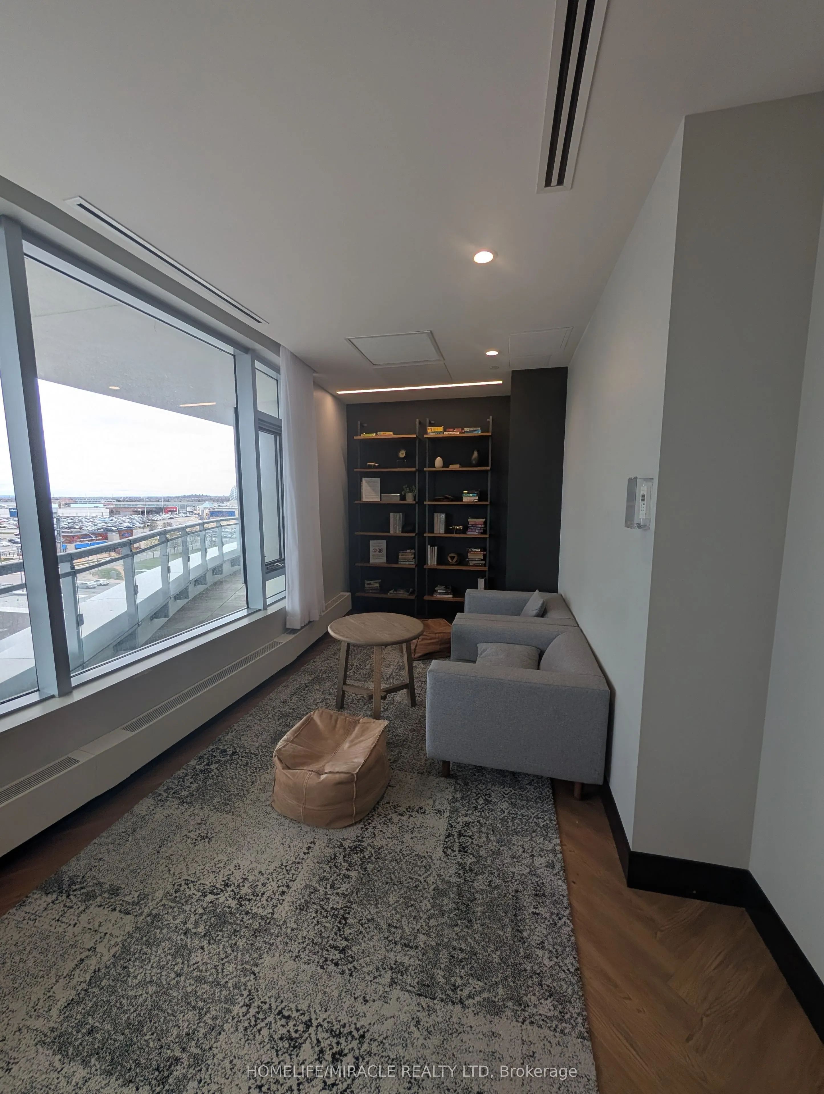 2520 Eglinton Avenue W, #1611