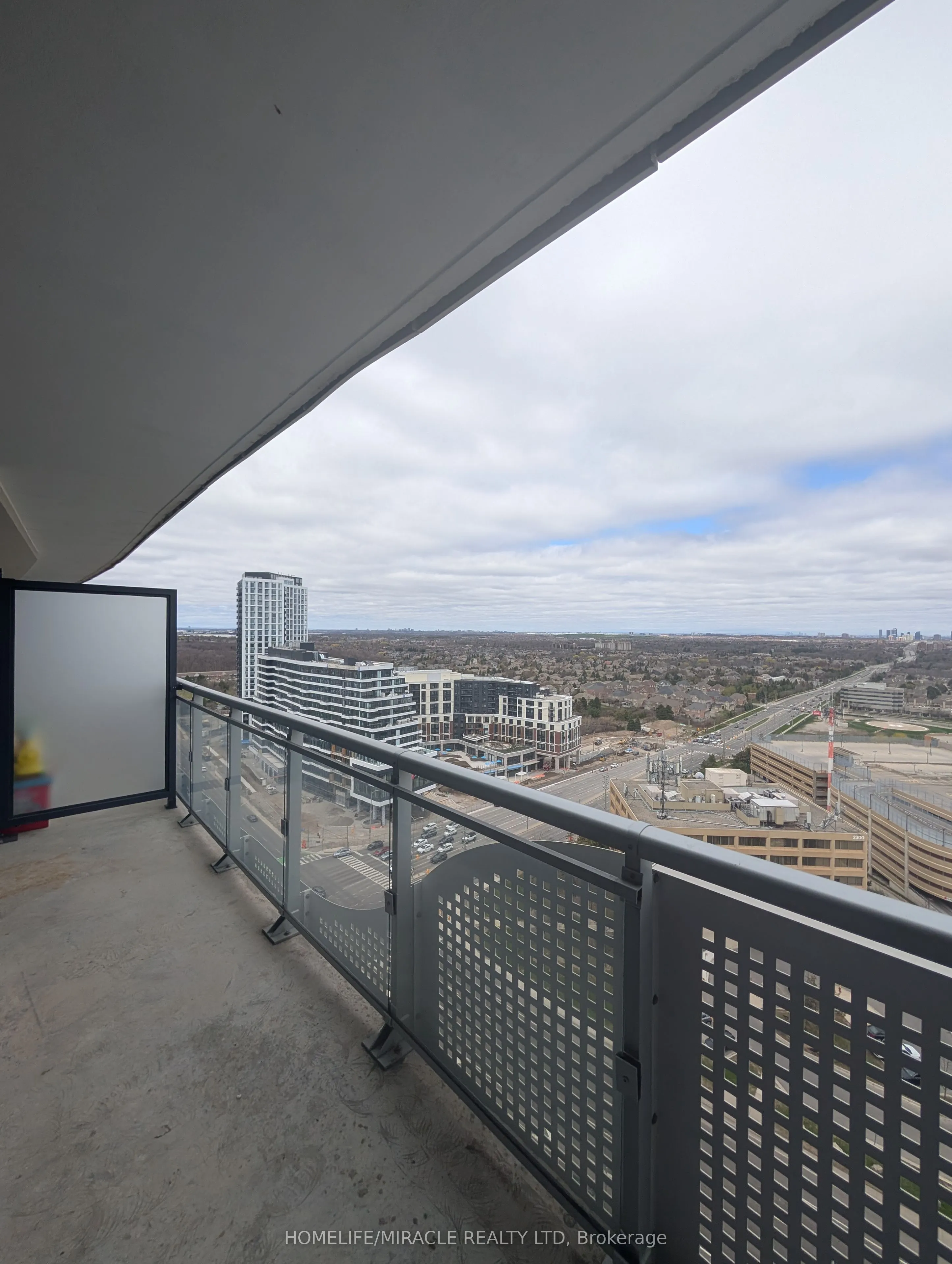 2520 Eglinton Avenue W, #1611