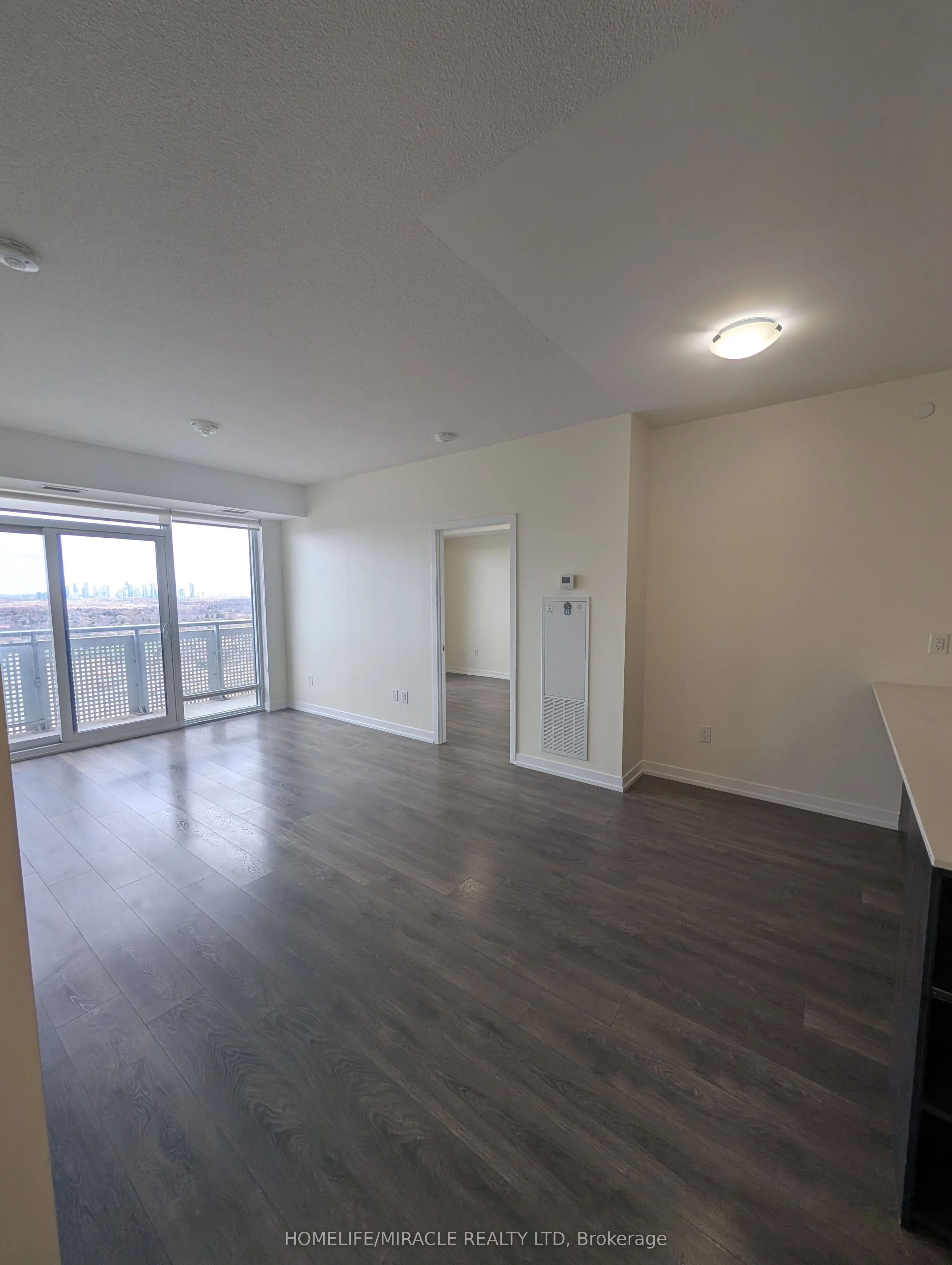 2520 Eglinton Avenue W, #1611