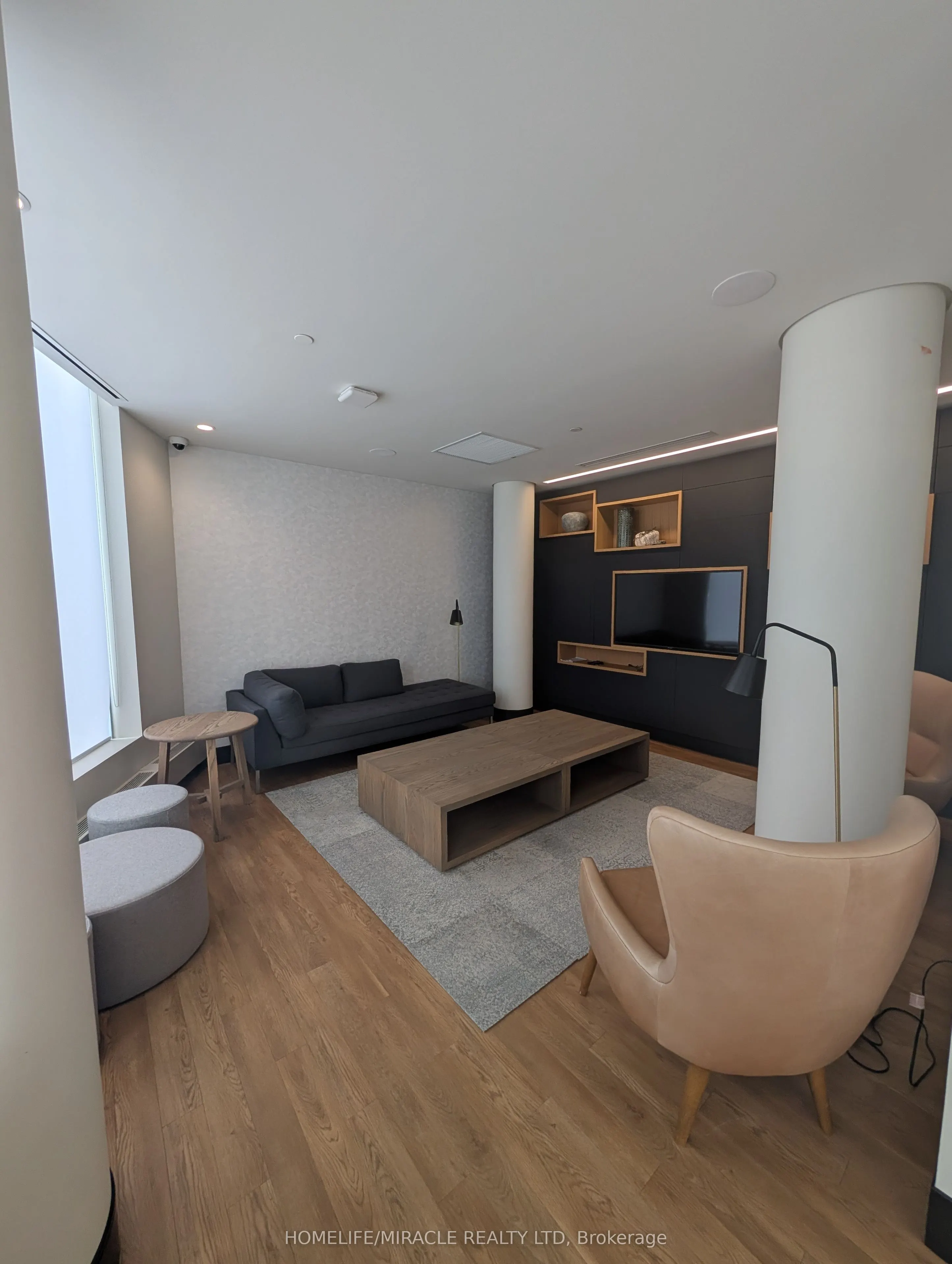 2520 Eglinton Avenue W, #1611