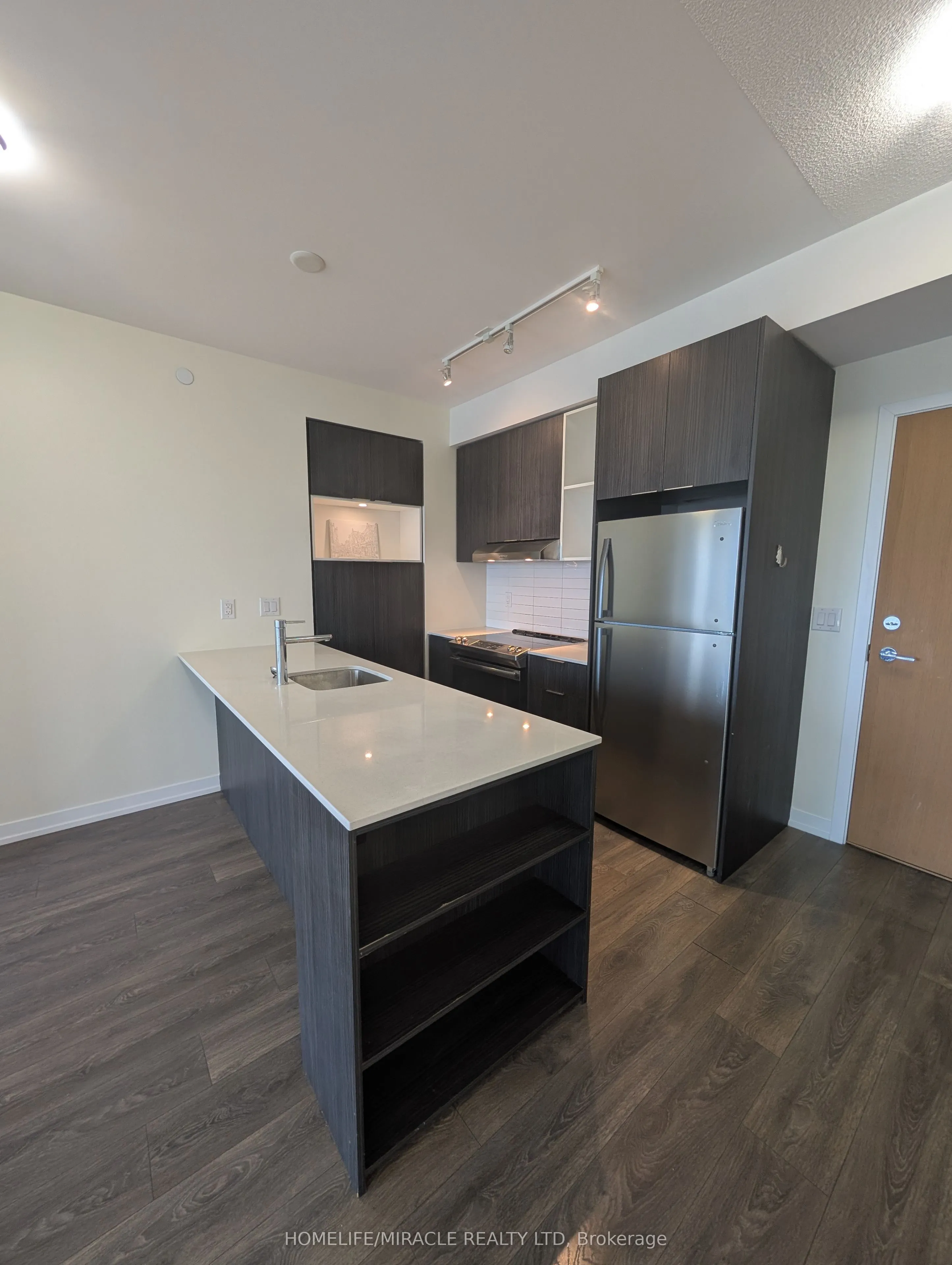 2520 Eglinton Avenue W, #1611