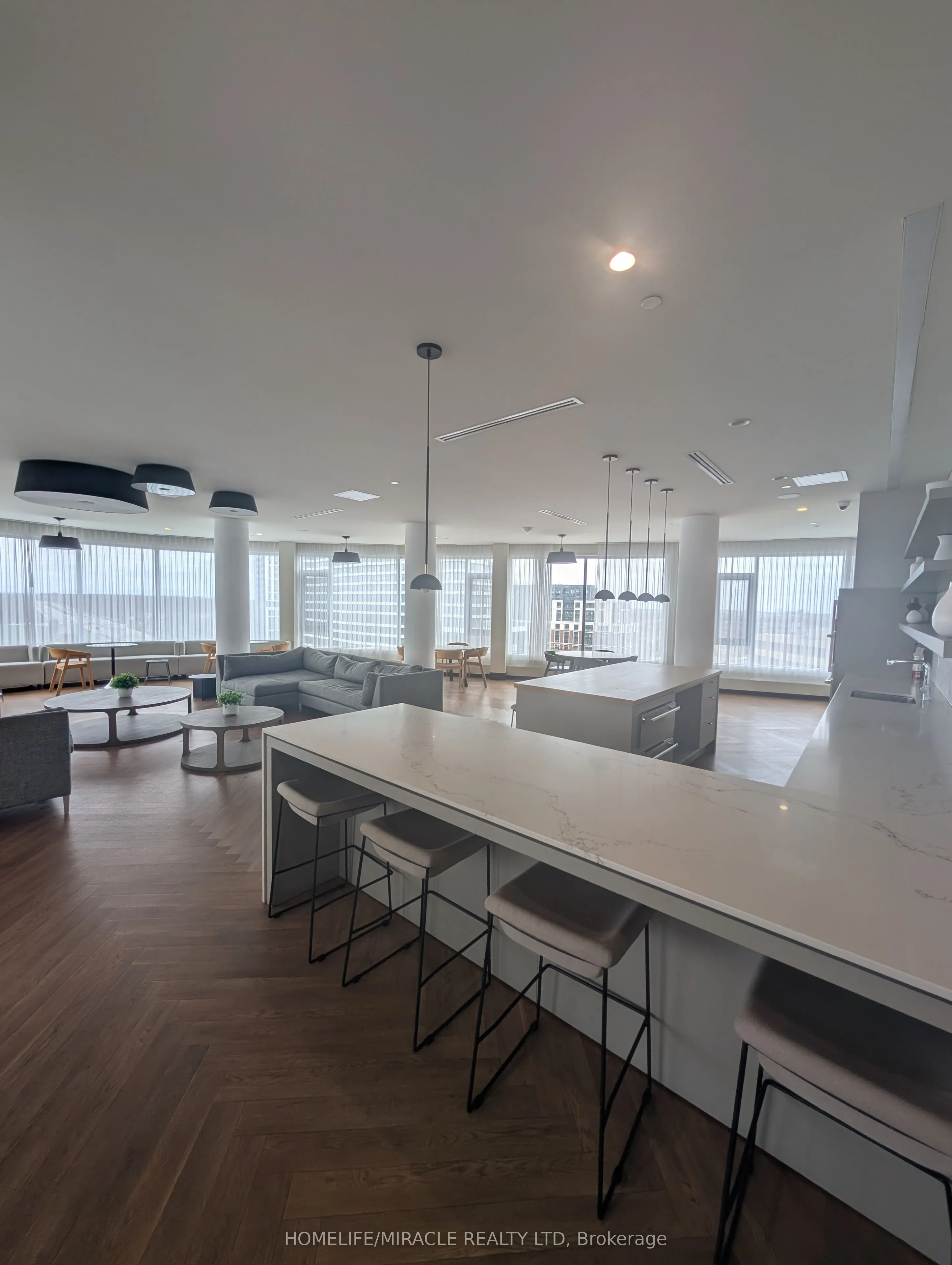 2520 Eglinton Avenue W, #1611
