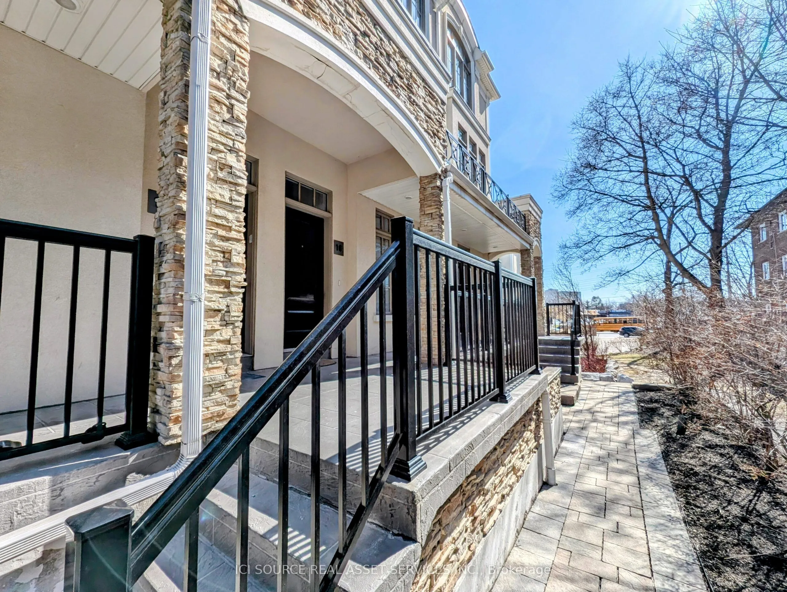 3077 Cawthra Road, #16