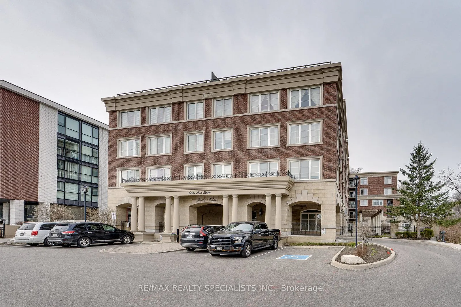 60 Ann Street, #401