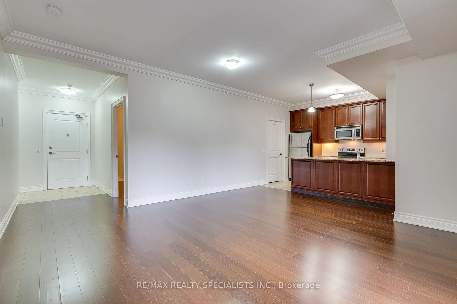 60 Ann Street, #401