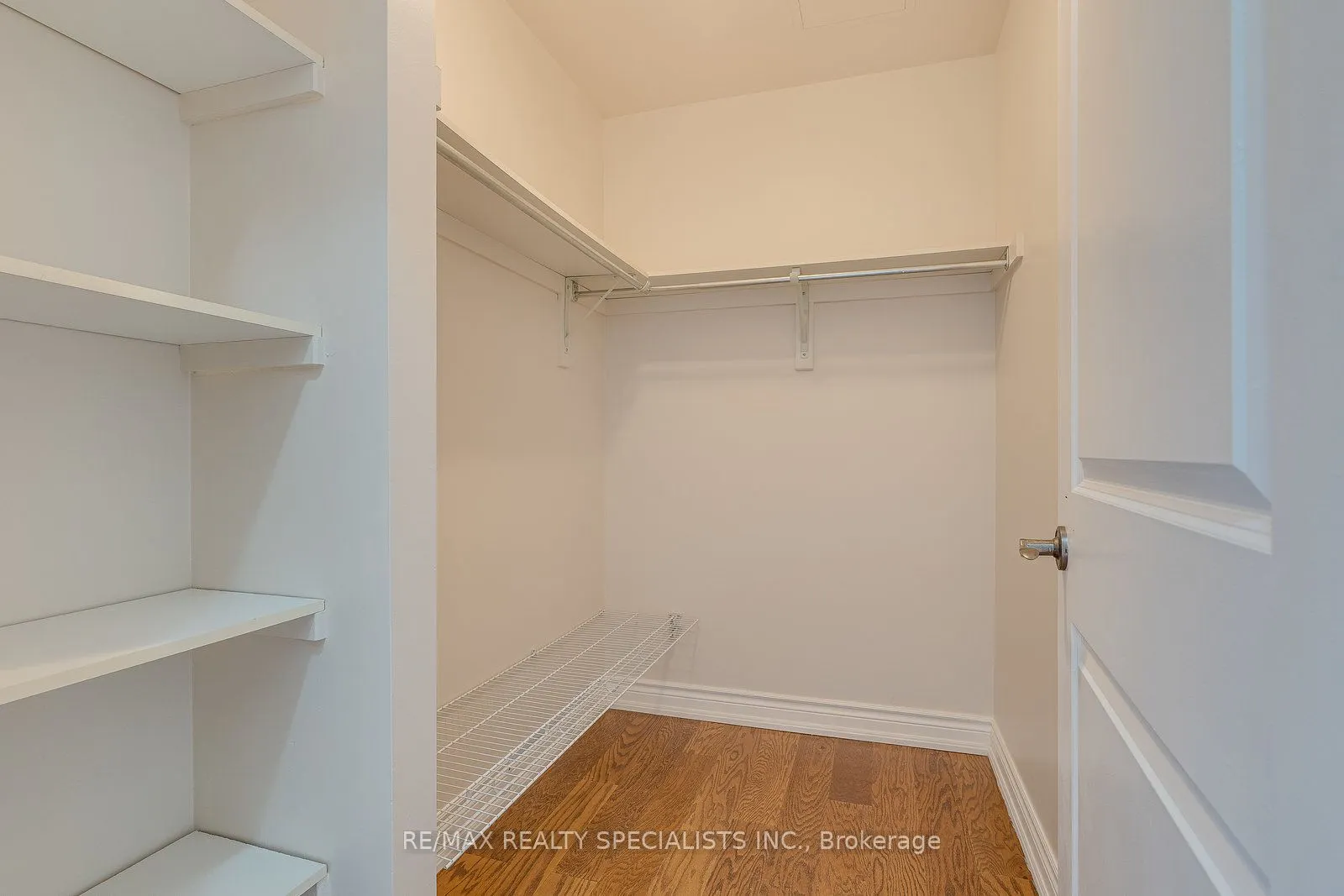 60 Ann Street, #401