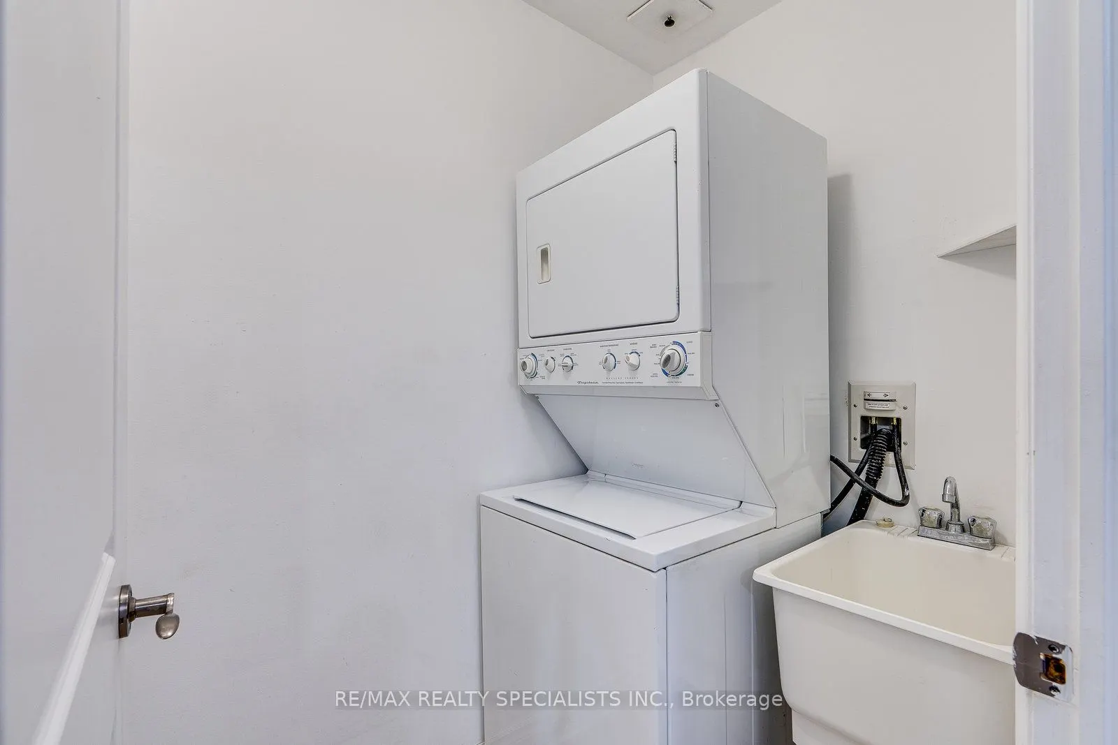 60 Ann Street, #401