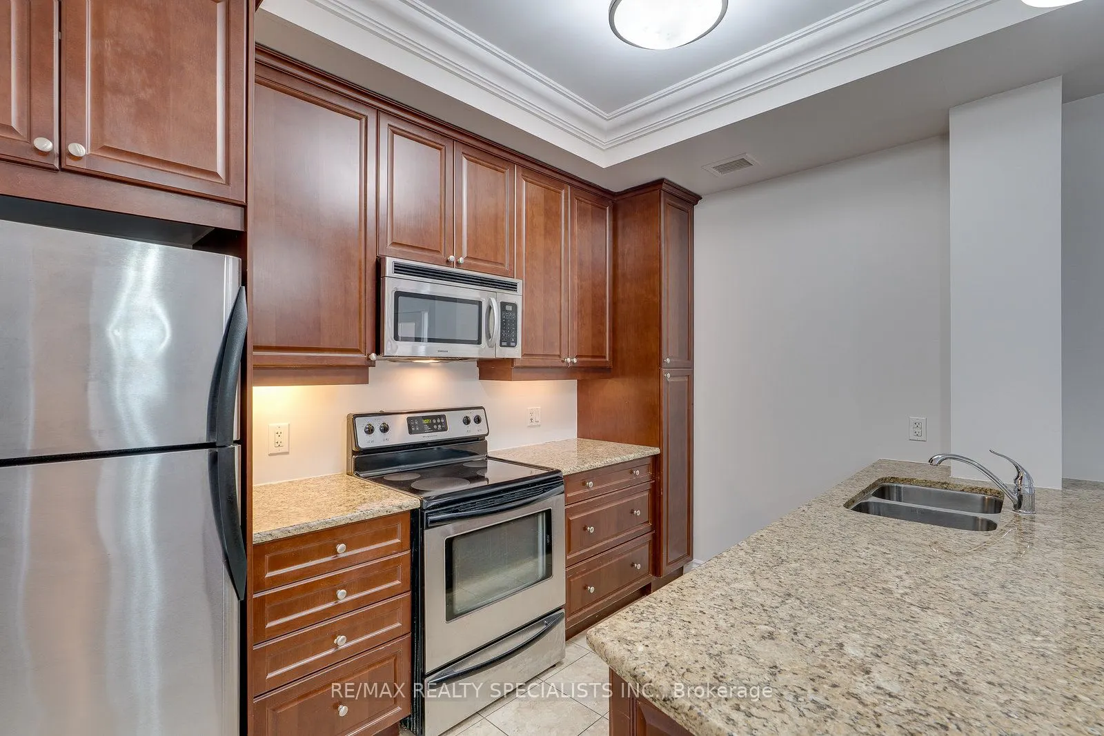 60 Ann Street, #401