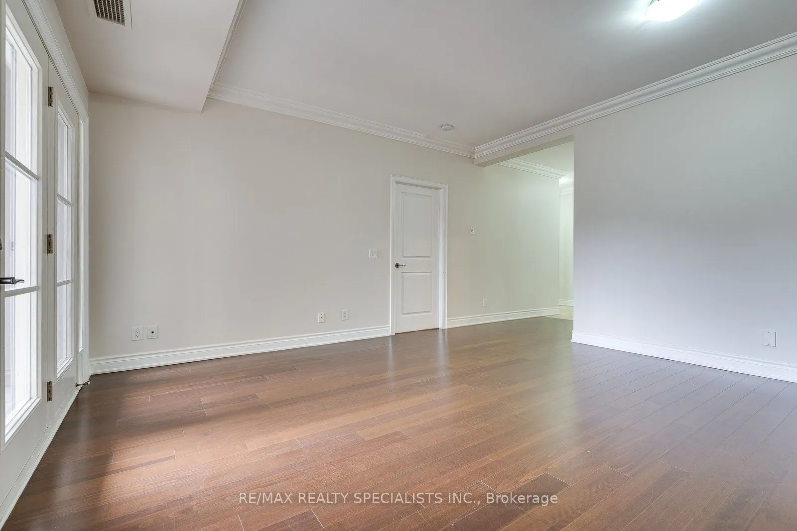 60 Ann Street, #401