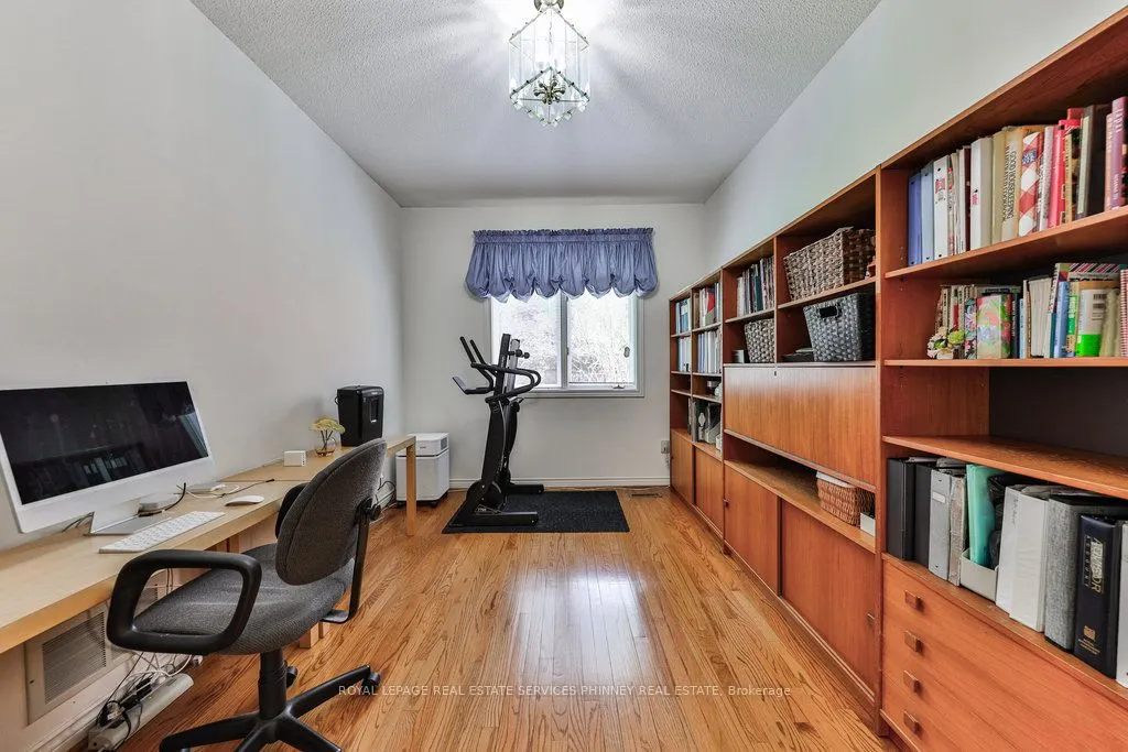 3952 Rolling Valley Drive