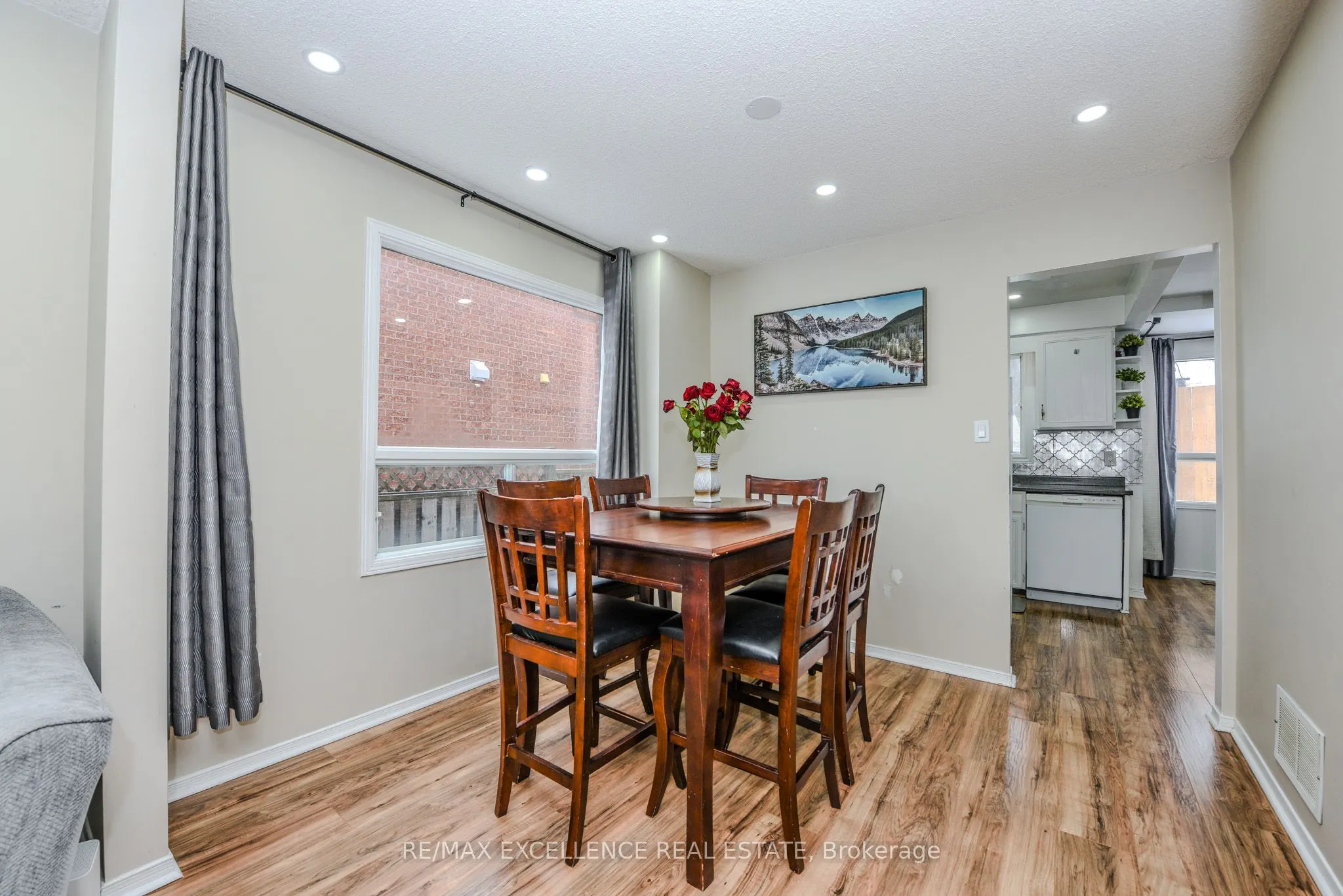 12 Fieldgate Drive