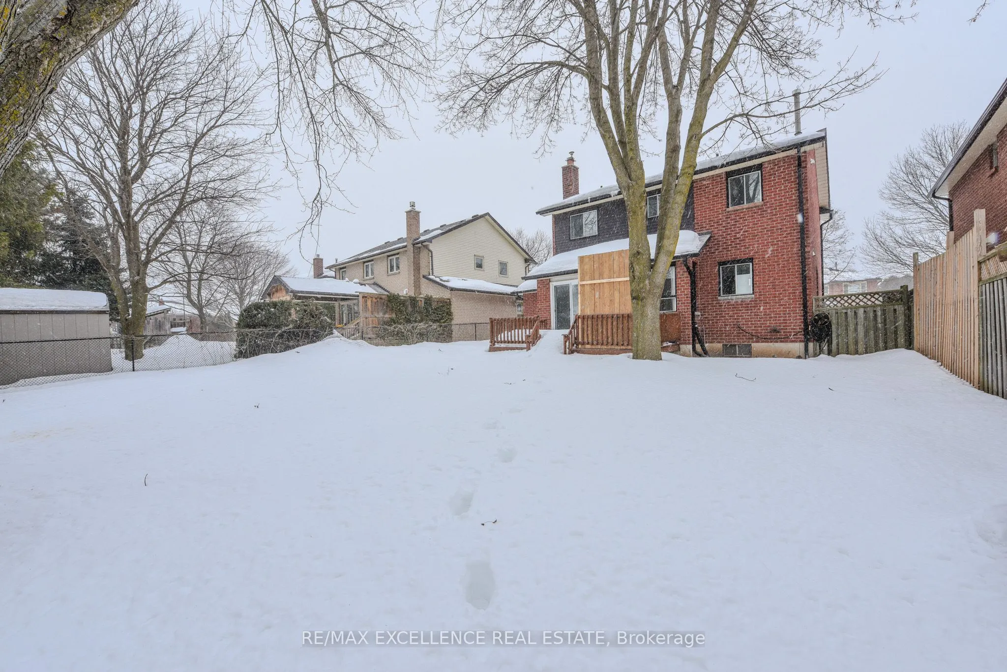 12 Fieldgate Drive