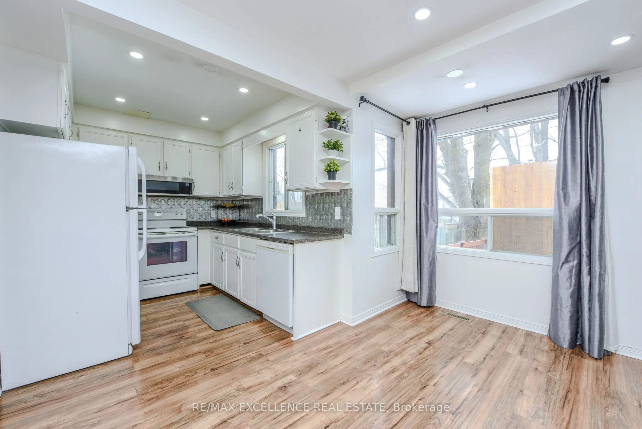 12 Fieldgate Drive