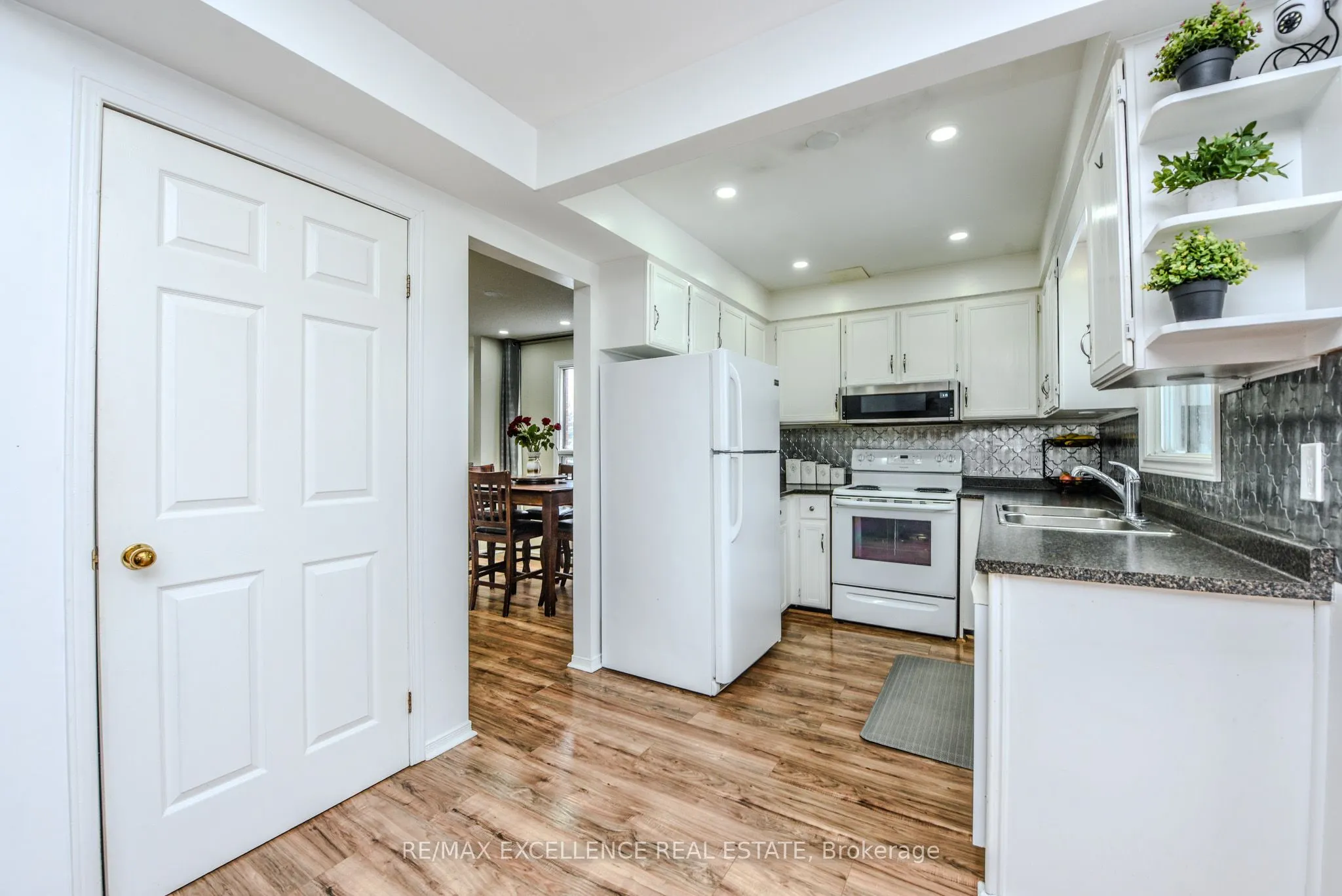 12 Fieldgate Drive