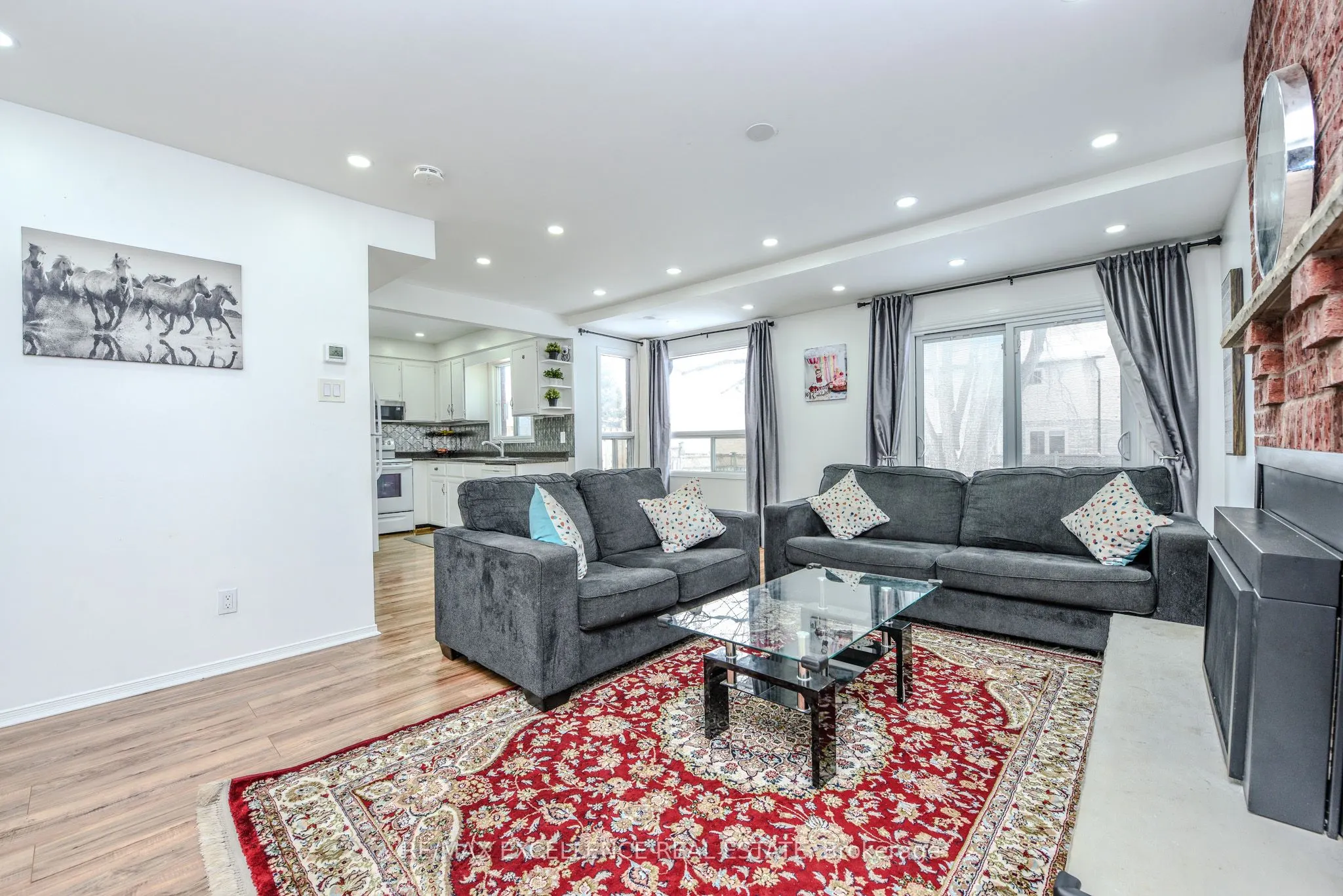 12 Fieldgate Drive