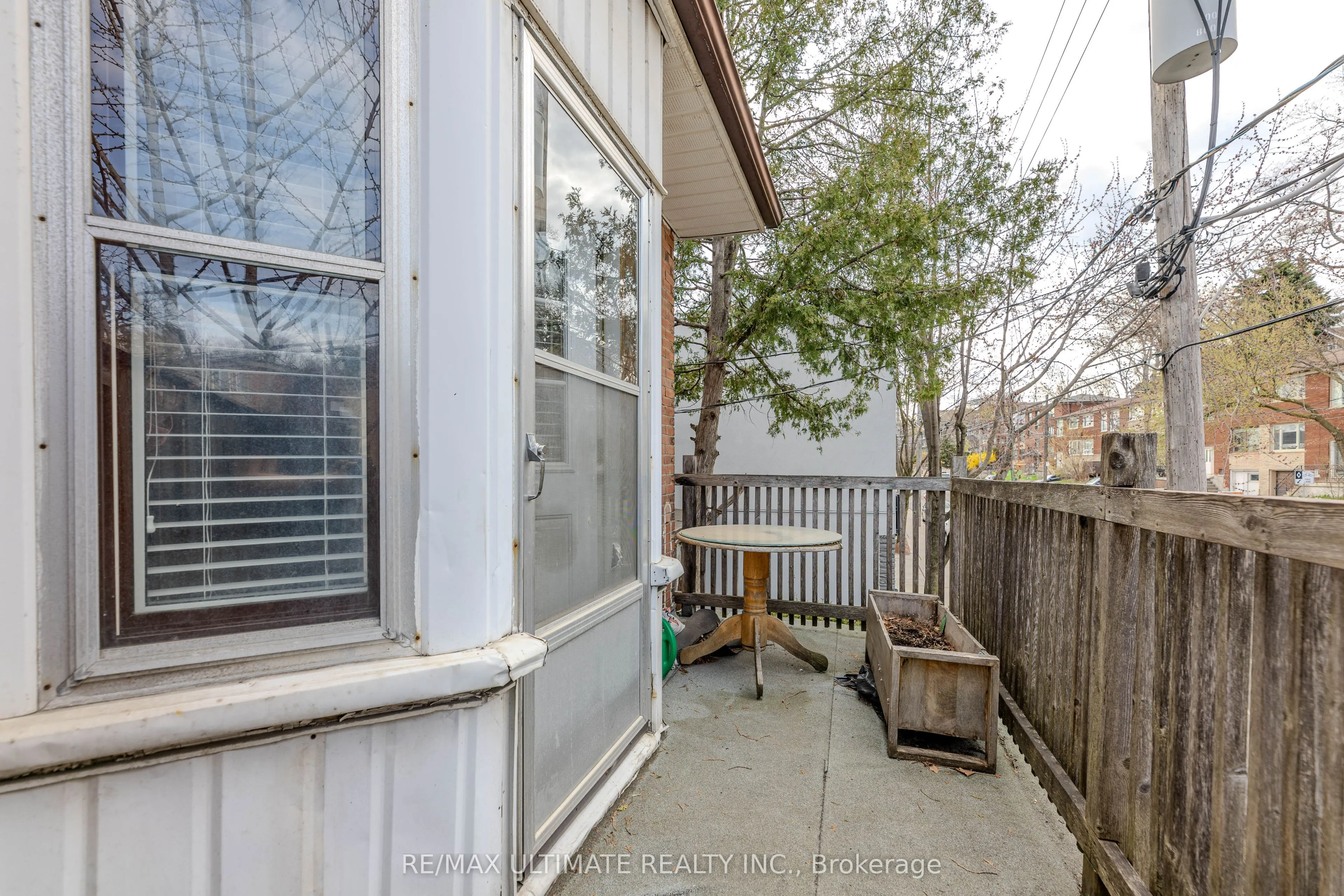 1261 Davenport Road