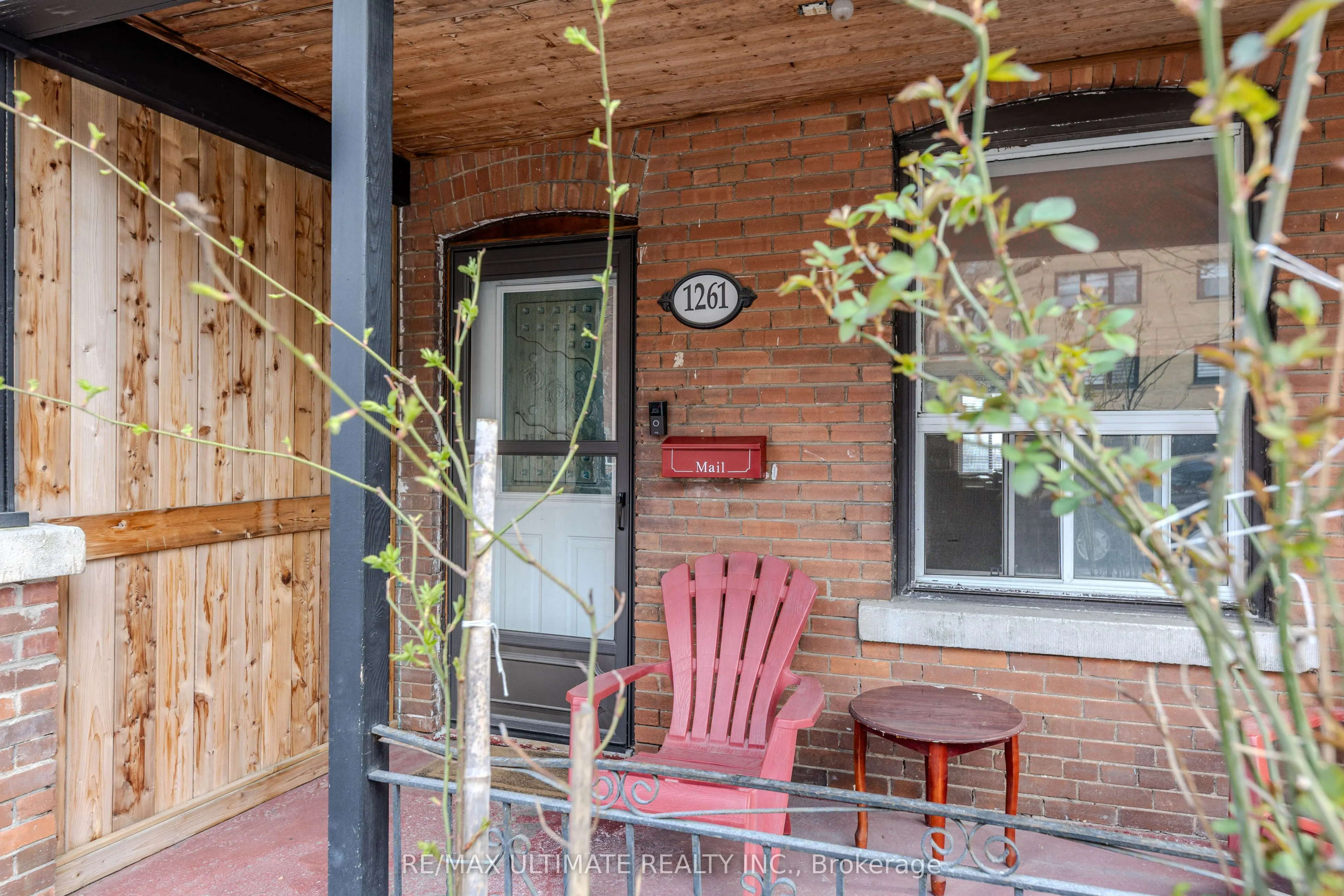1261 Davenport Road