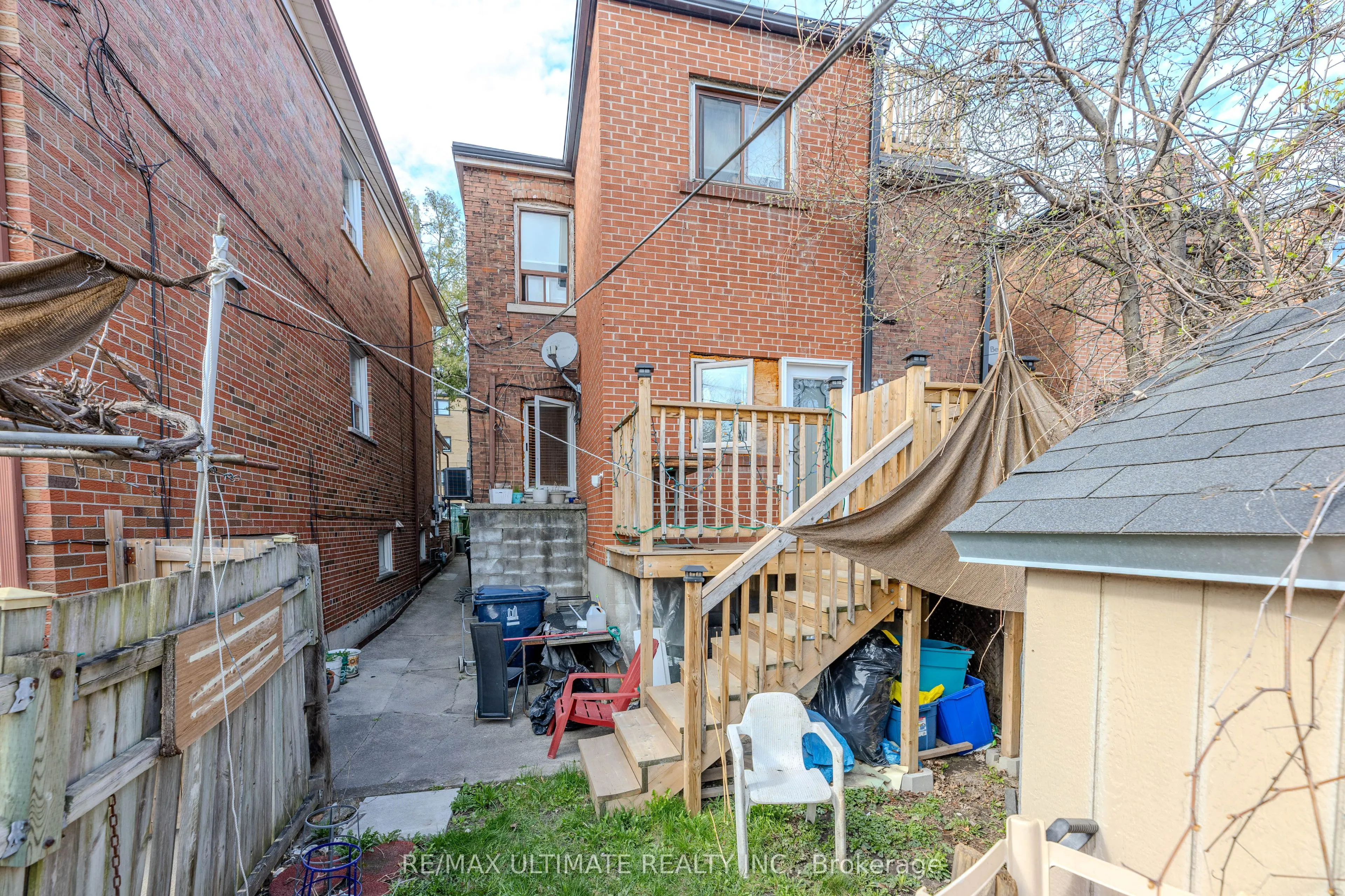 1261 Davenport Road