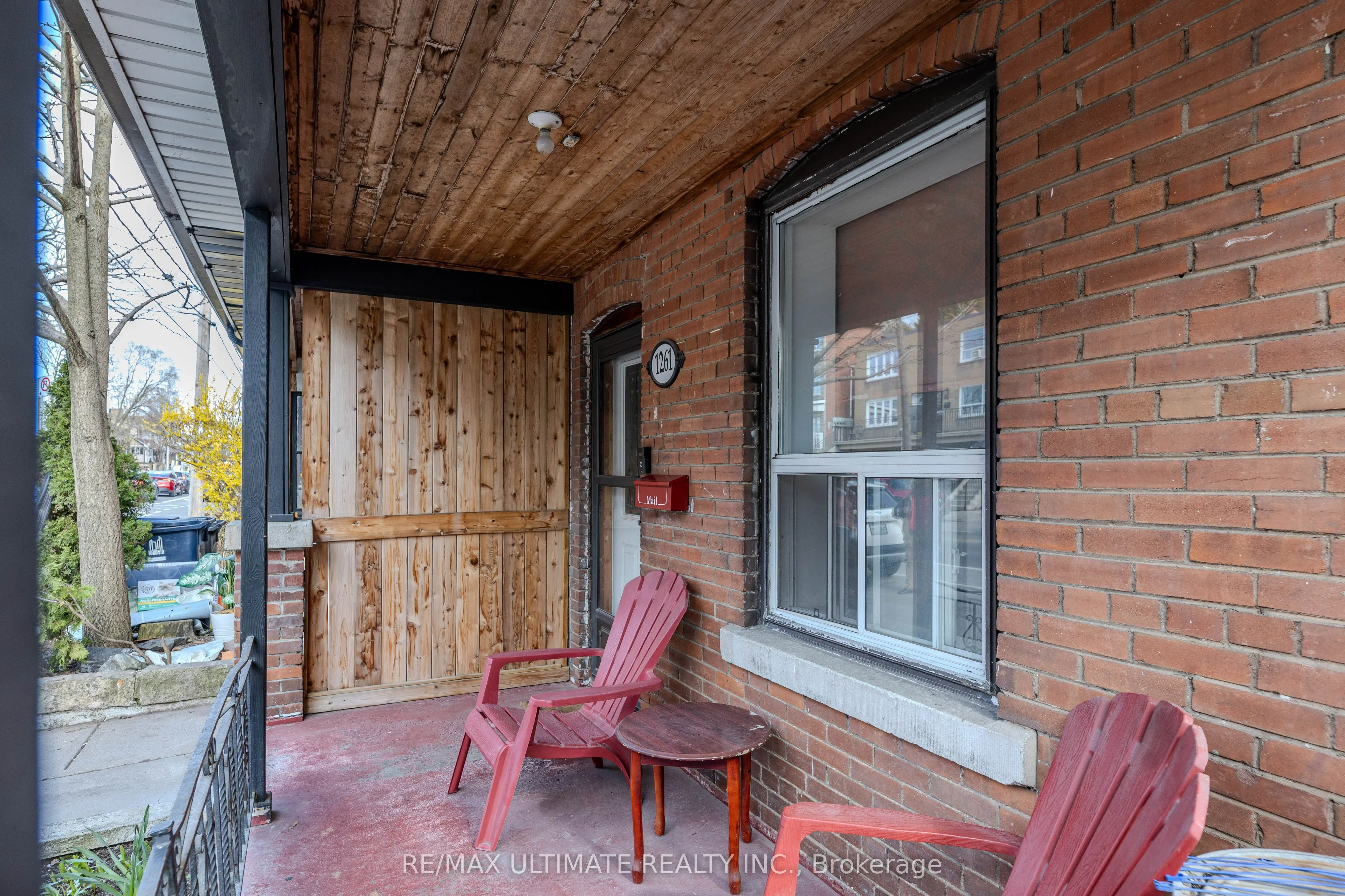 1261 Davenport Road