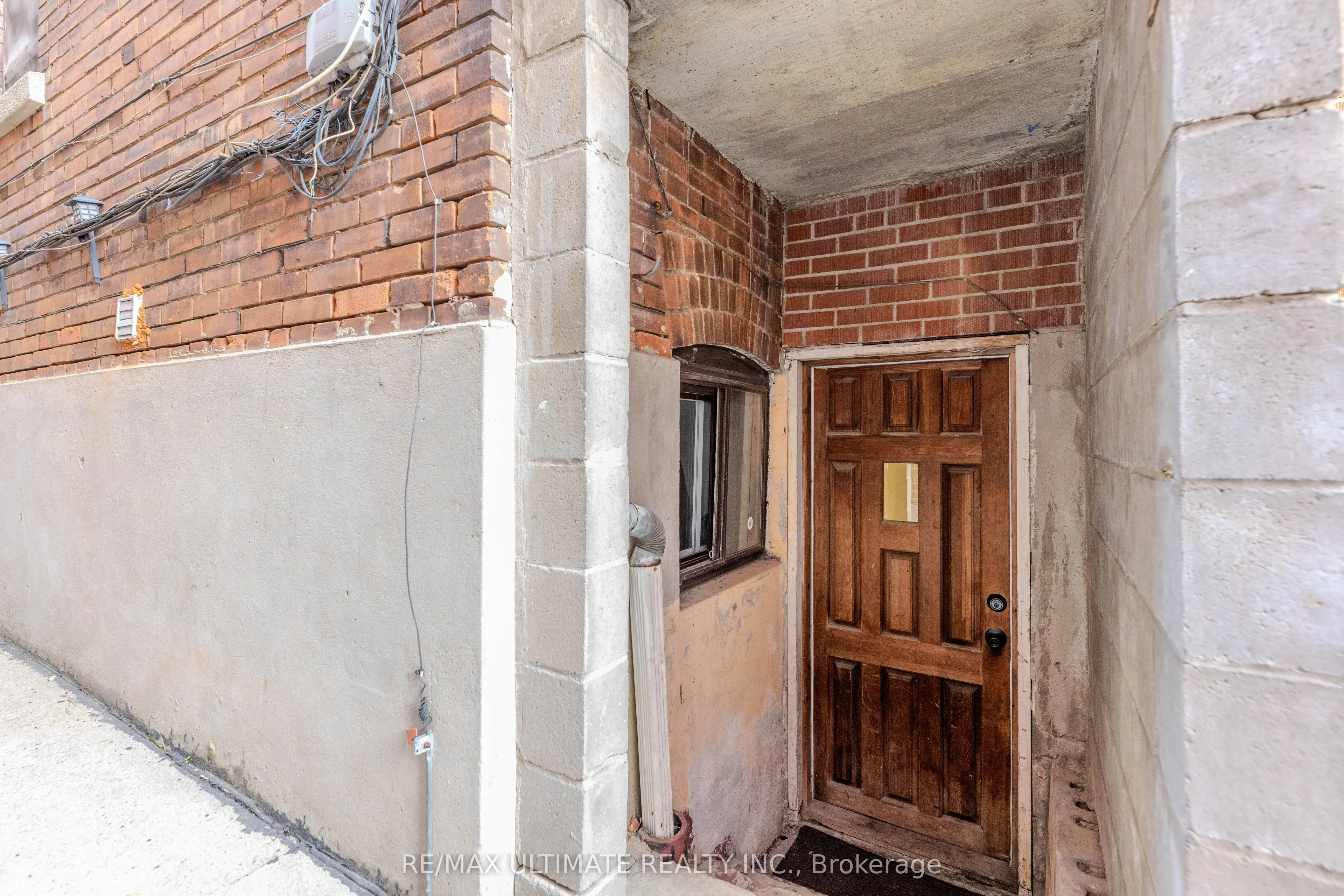 1261 Davenport Road