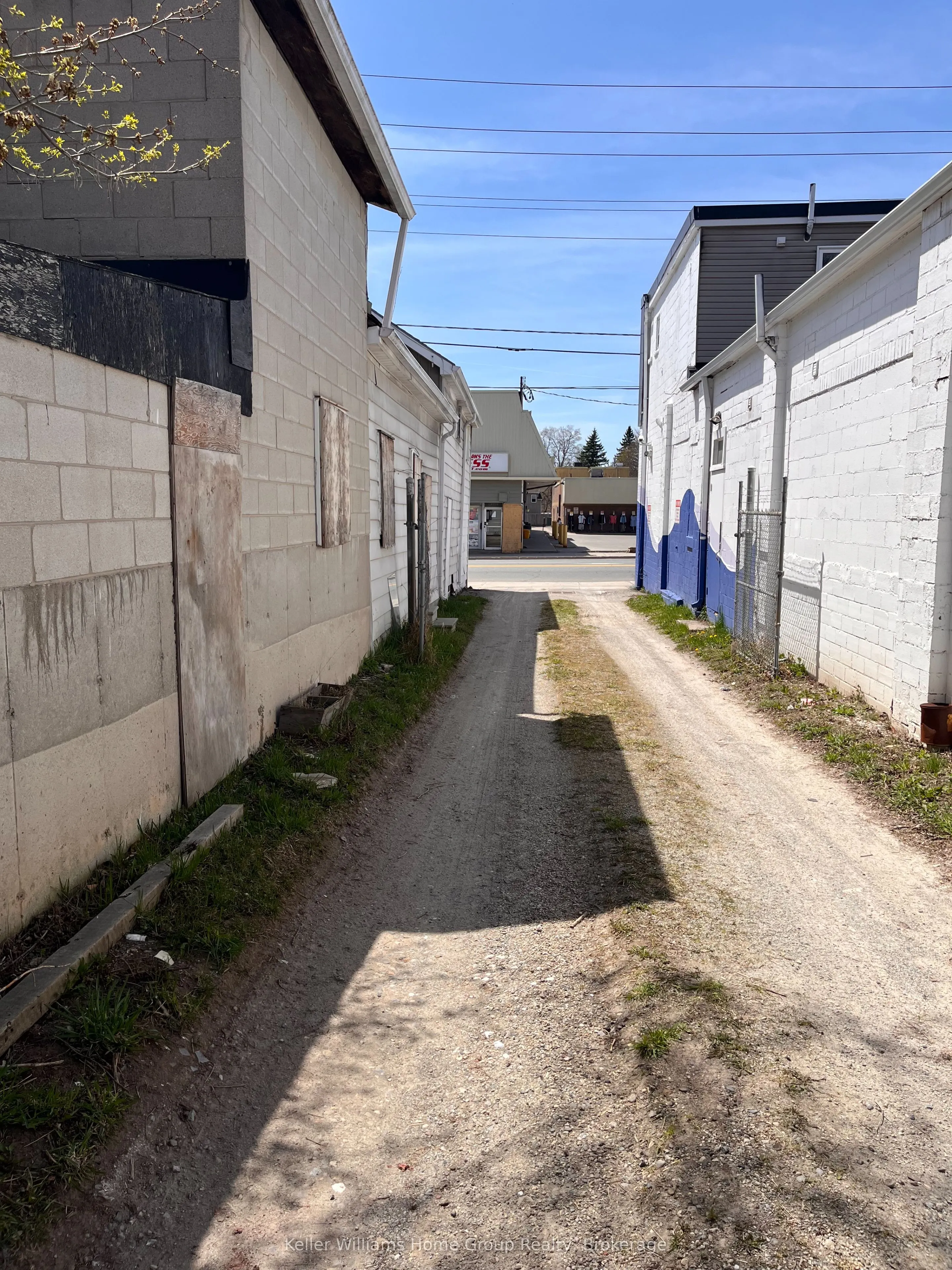 5 Main Street N