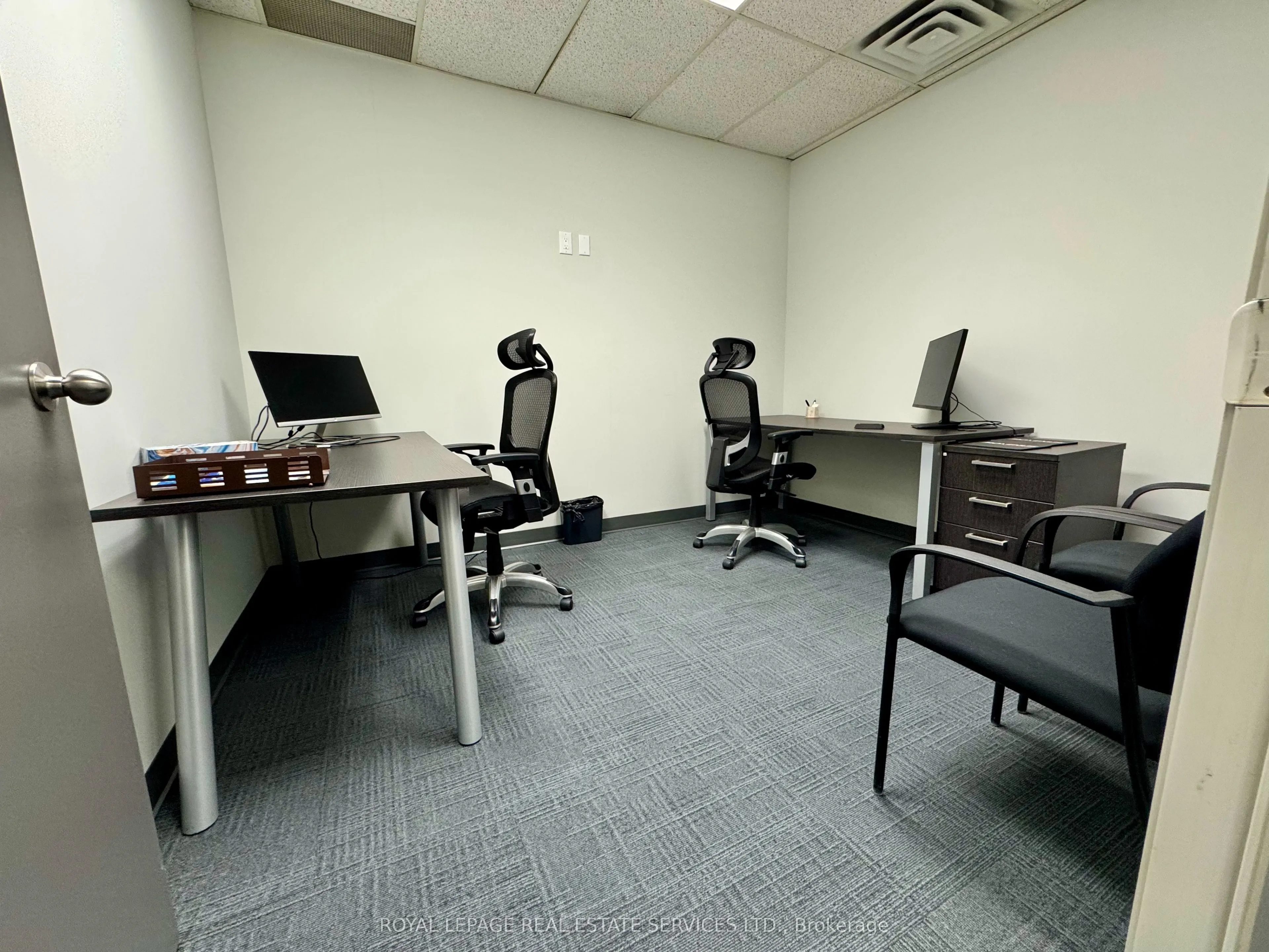 5401 Eglinton Avenue W, #105