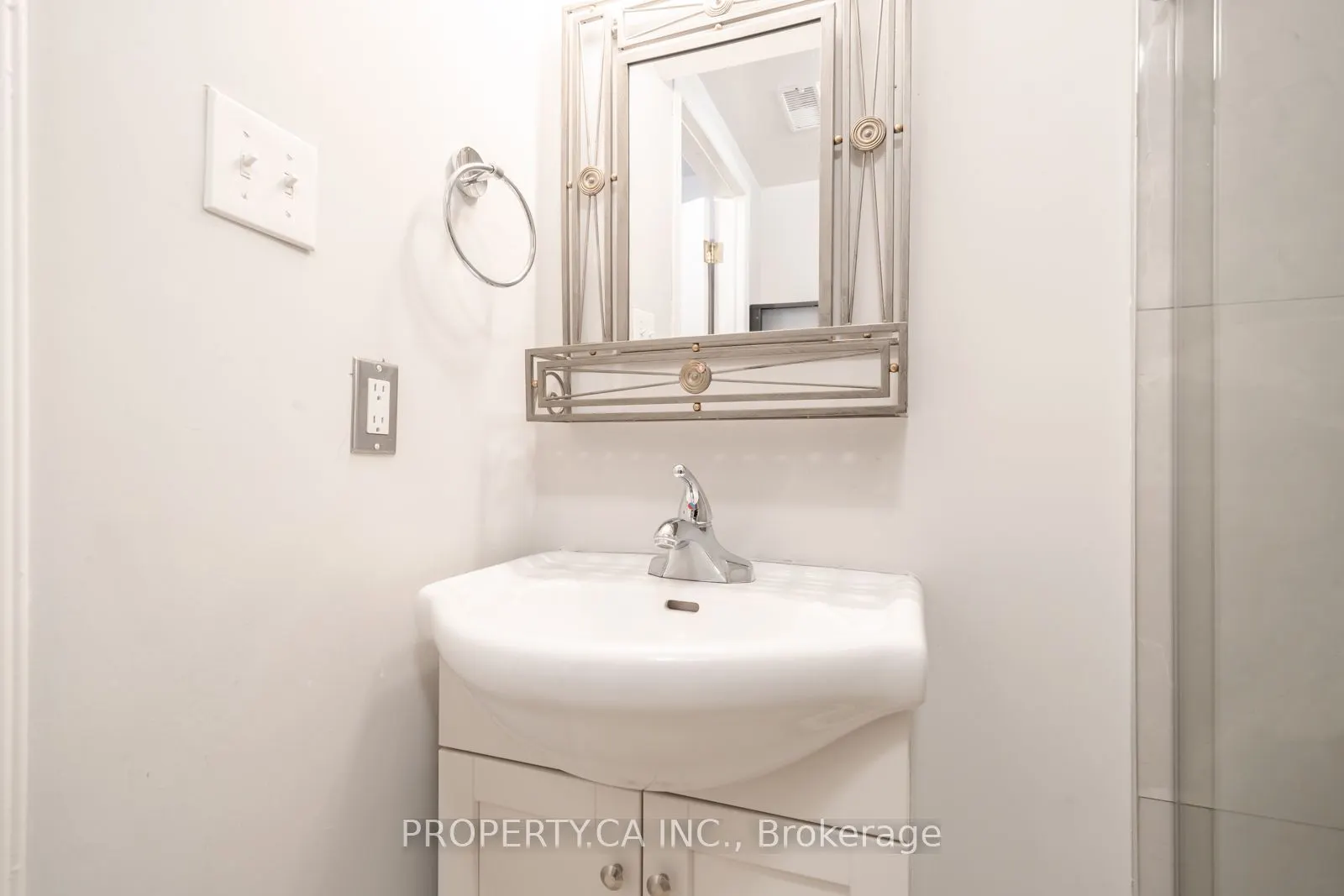 64 Dawson Crescent, #64