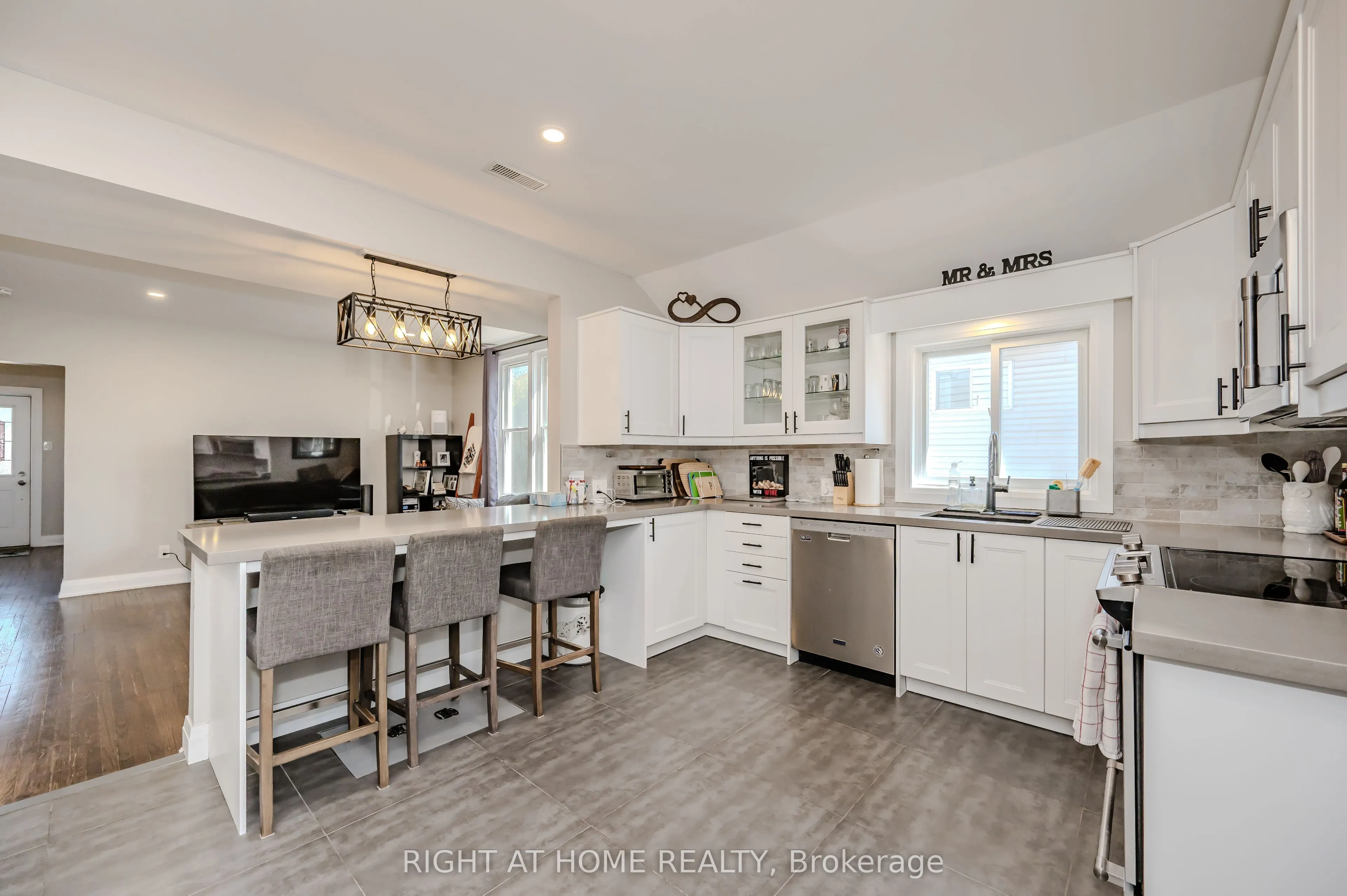 126 Poplar Avenue